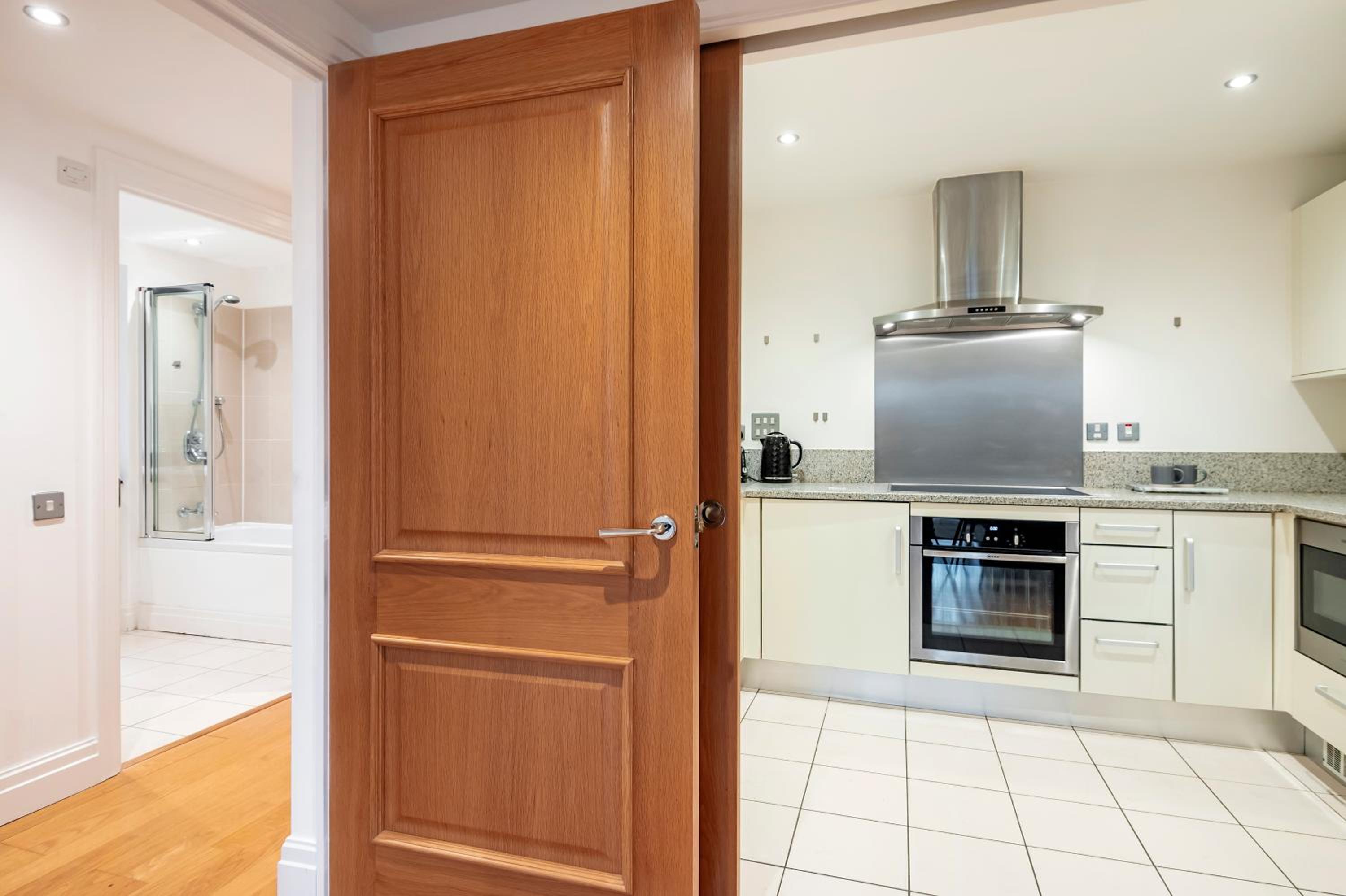 Paddington Basin View Apartment