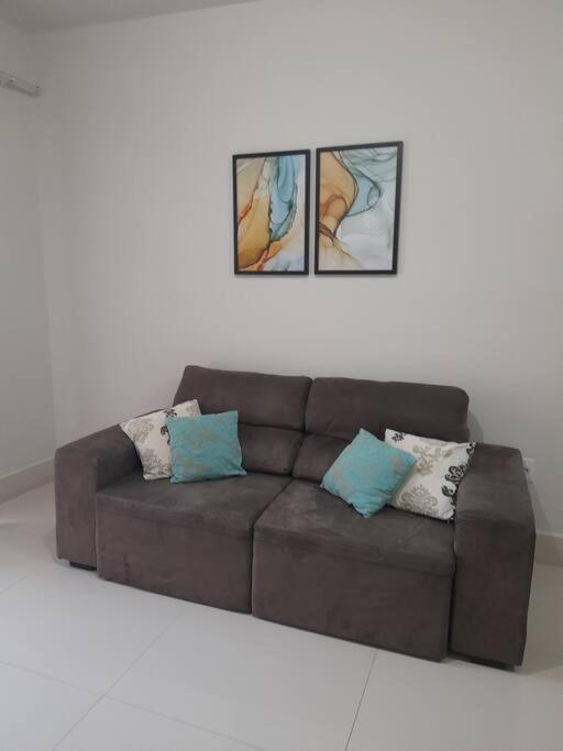 Apto novo, funcional, com vista para a serra