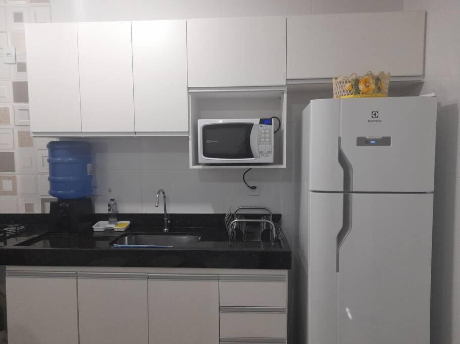 Apto novo, funcional, com vista para a serra