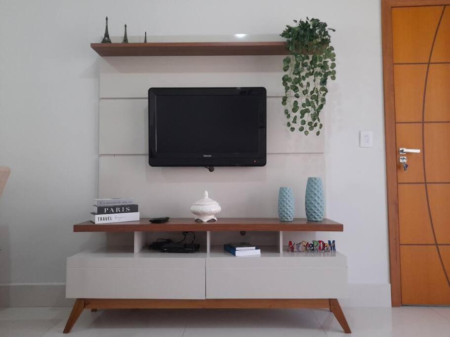 Apto novo, funcional, com vista para a serra