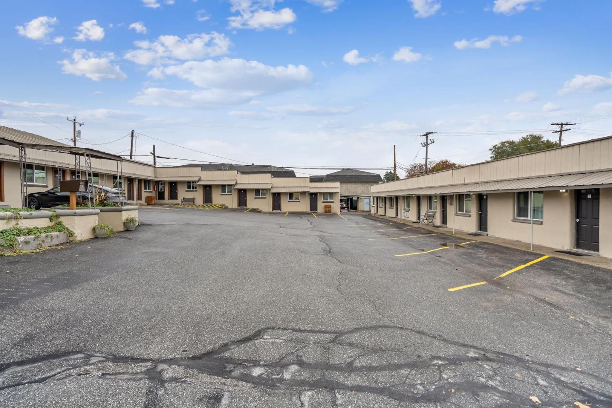 Selkirk Motel