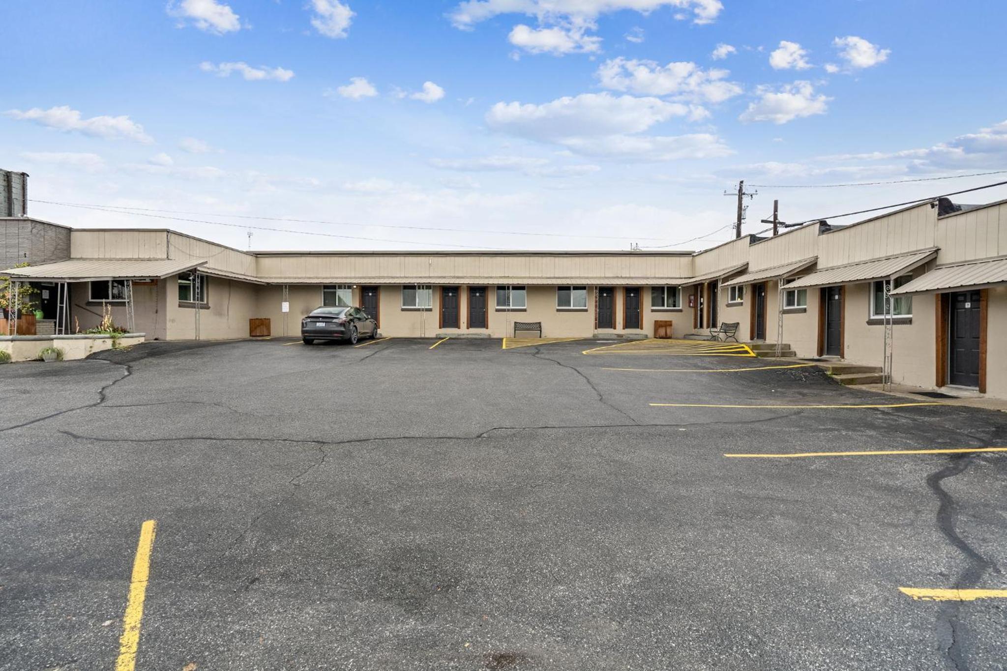 Selkirk Motel