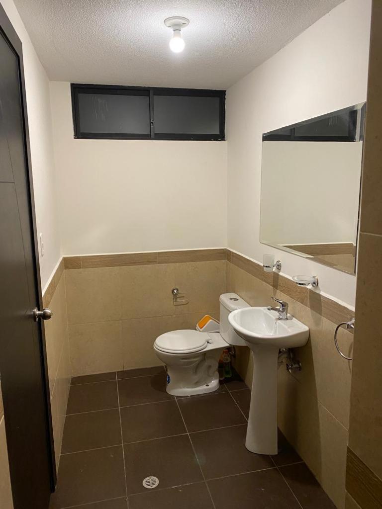 Hermosa Suite para largas estadías con parqueadero