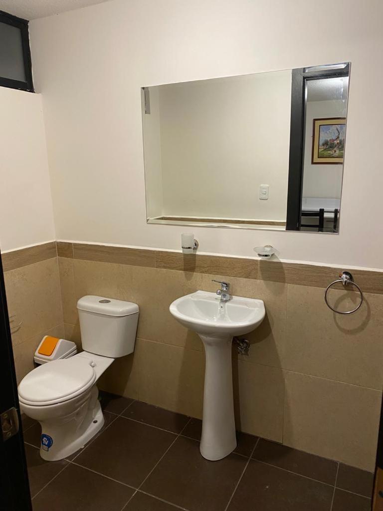 Hermosa Suite para largas estadías con parqueadero