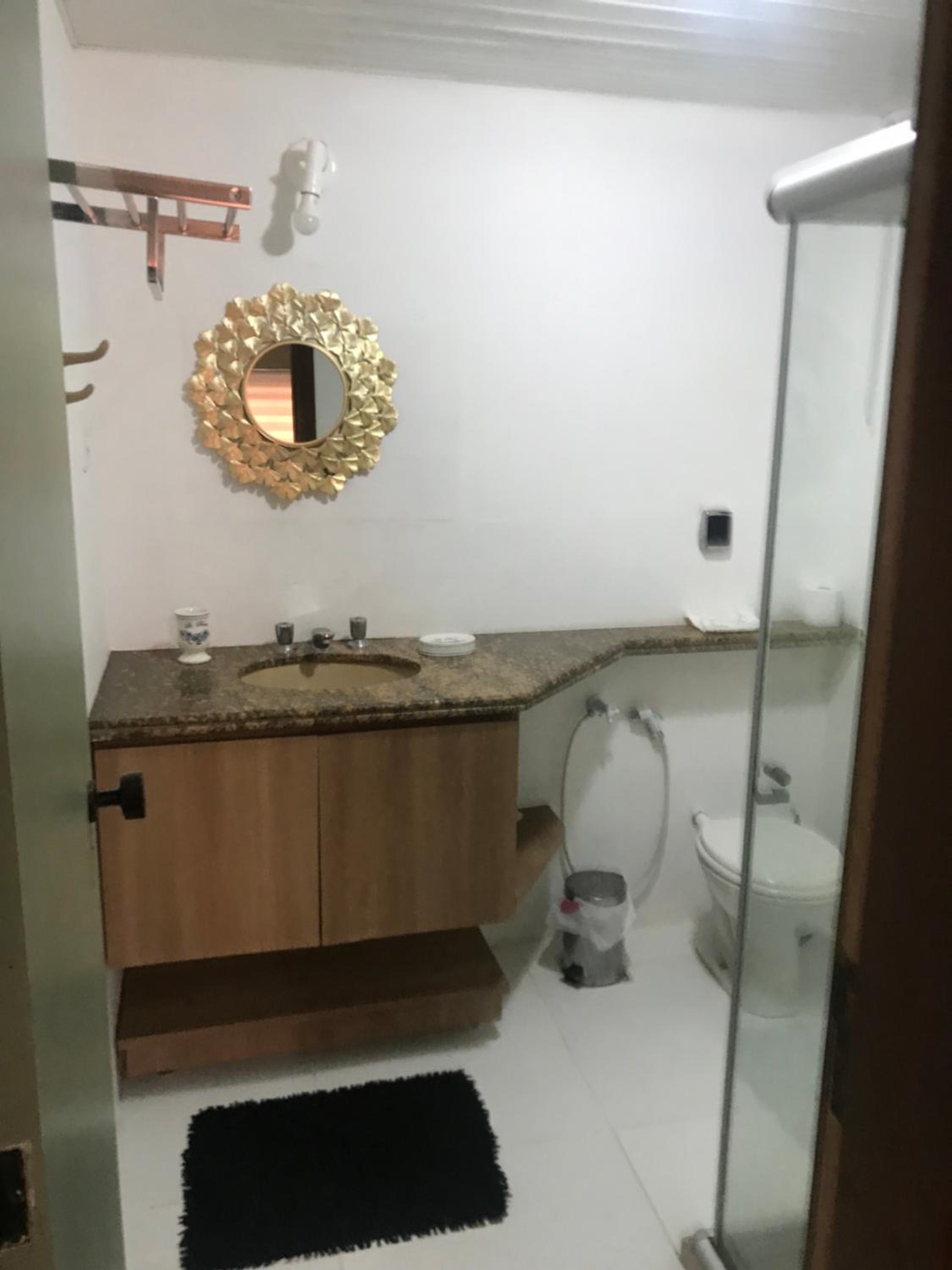 Amplo Quarto e sala decorado
