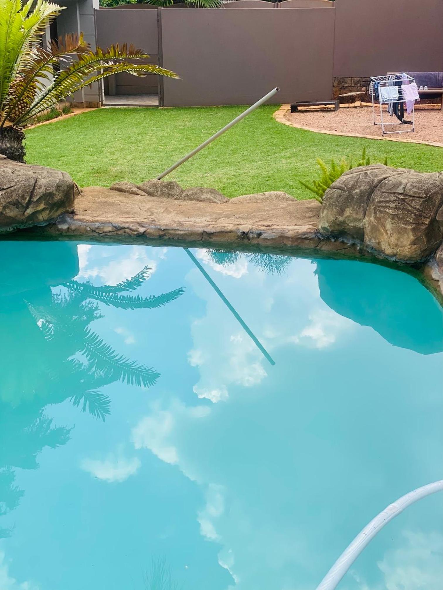 OR Tambo Airport Mansion ,Self Catering Holiday Home