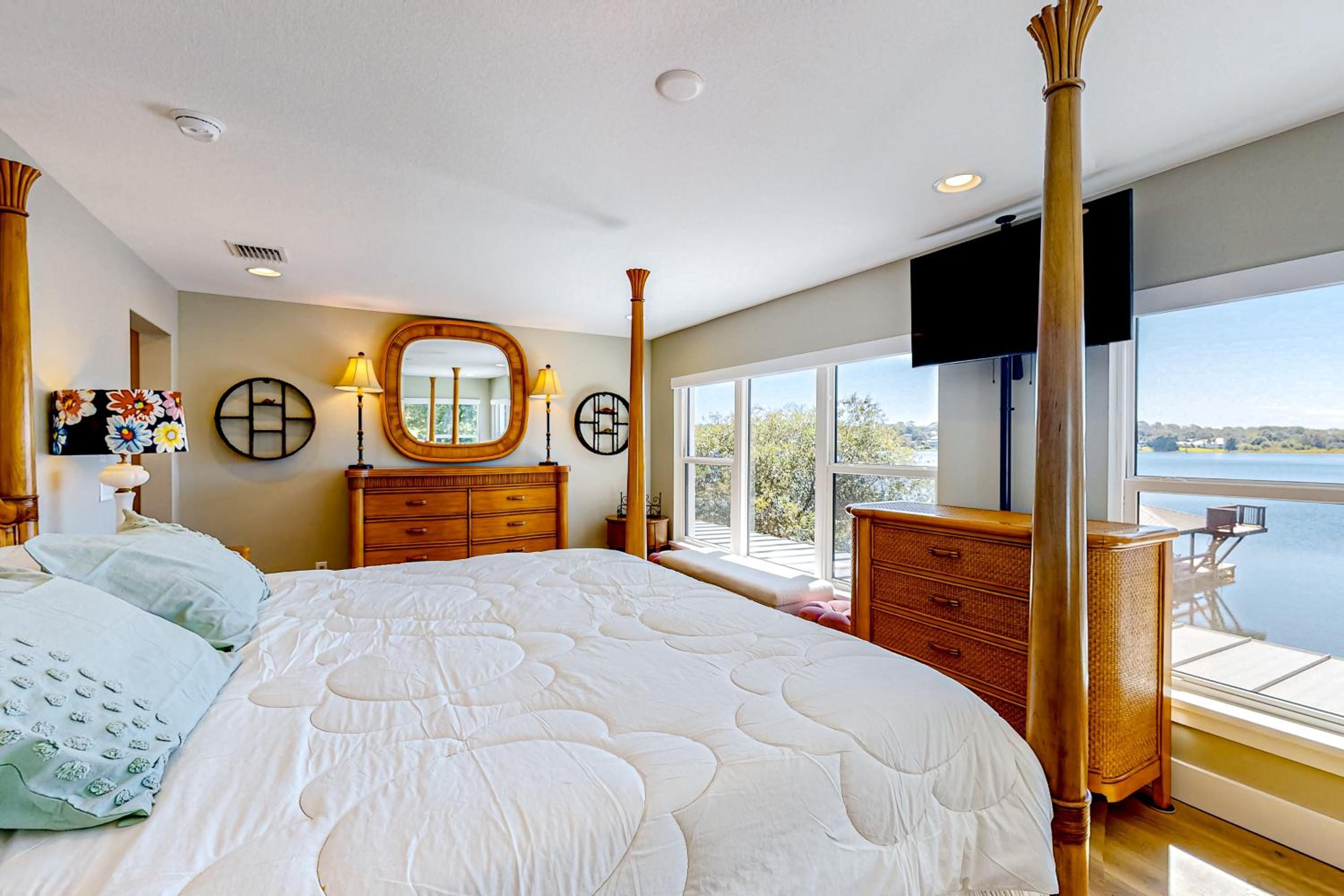 Escape the Heat! Lakefront Paradise in Mount Dora