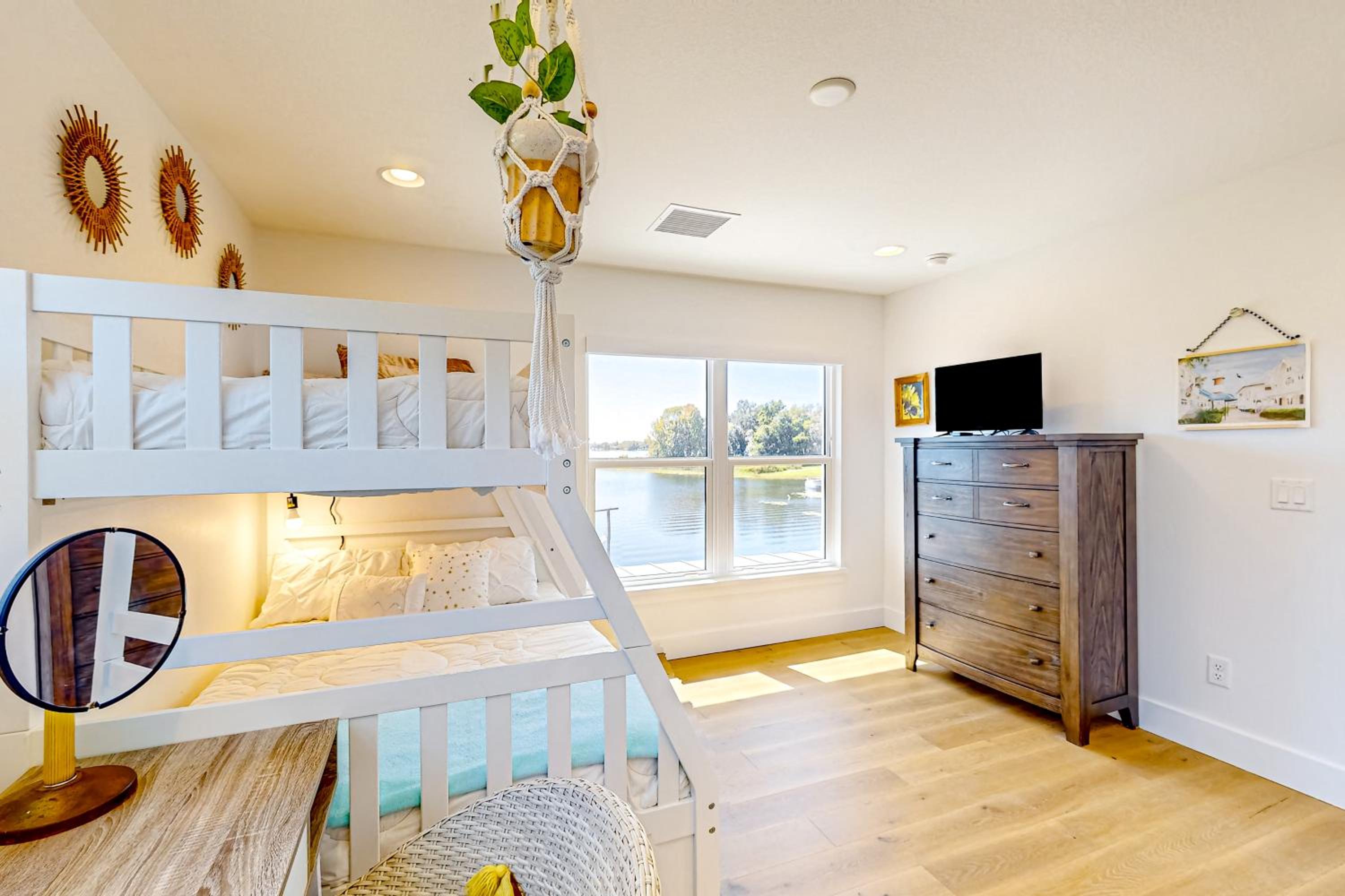 Escape the Heat! Lakefront Paradise in Mount Dora