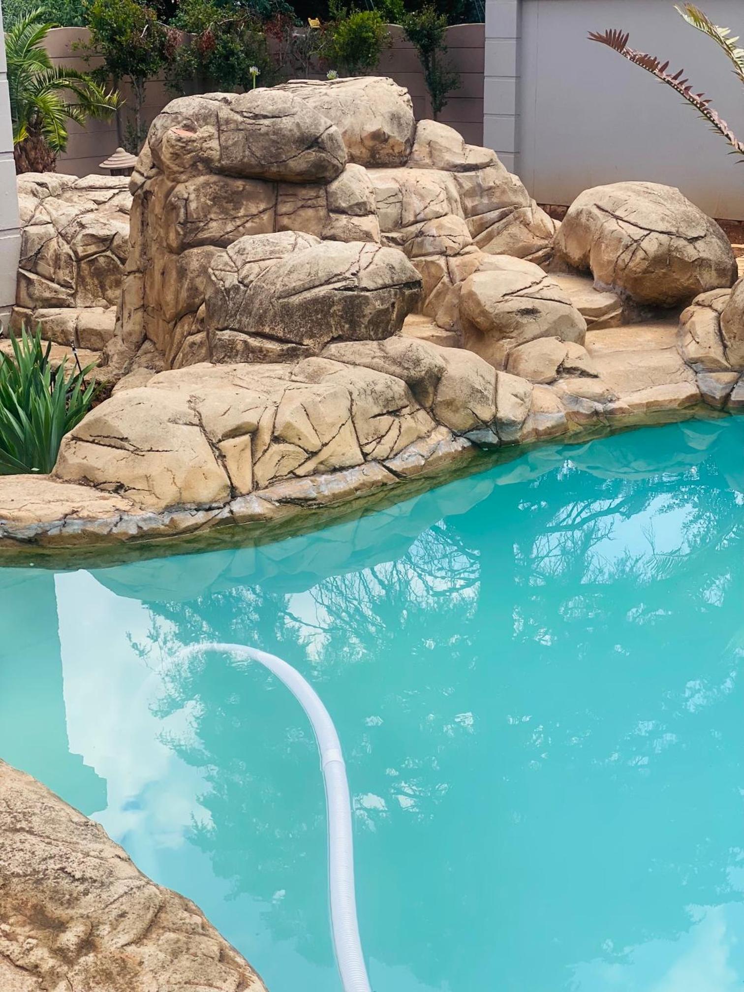 OR Tambo Airport Mansion ,Self Catering Holiday Home