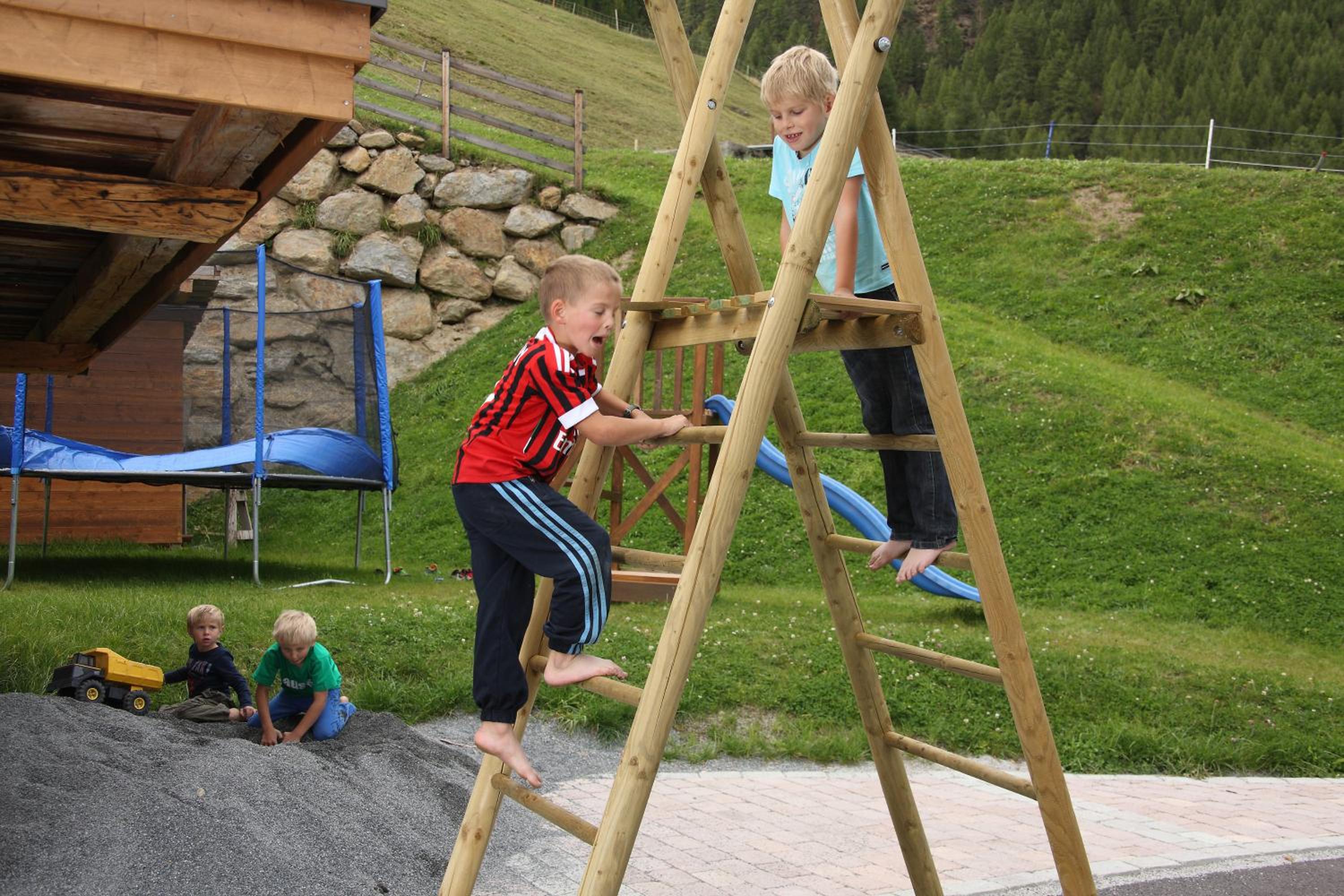 Andis Almdorf