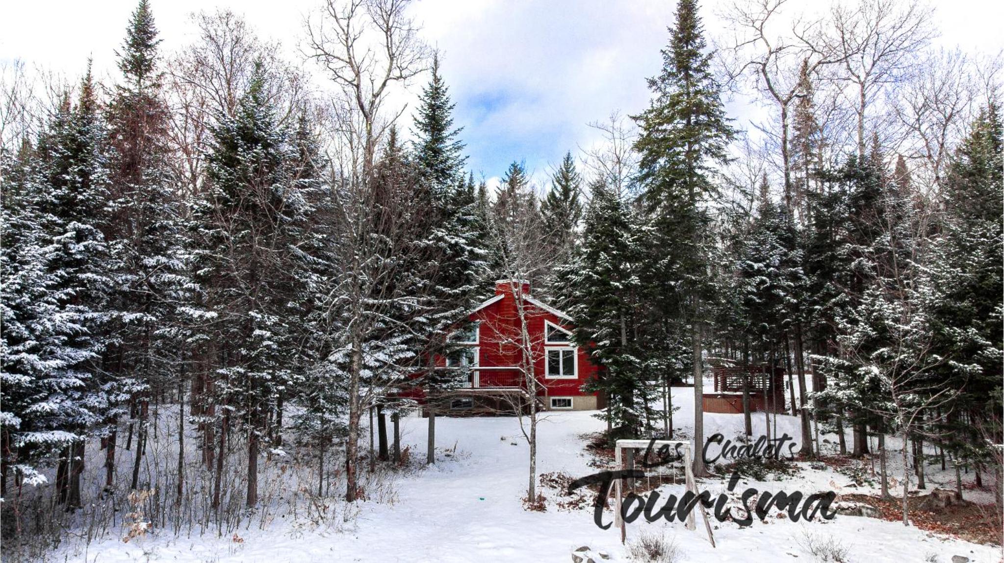 Les Chalets Tourisma - Chalet dans les bois avec lac privé - Le Colibri