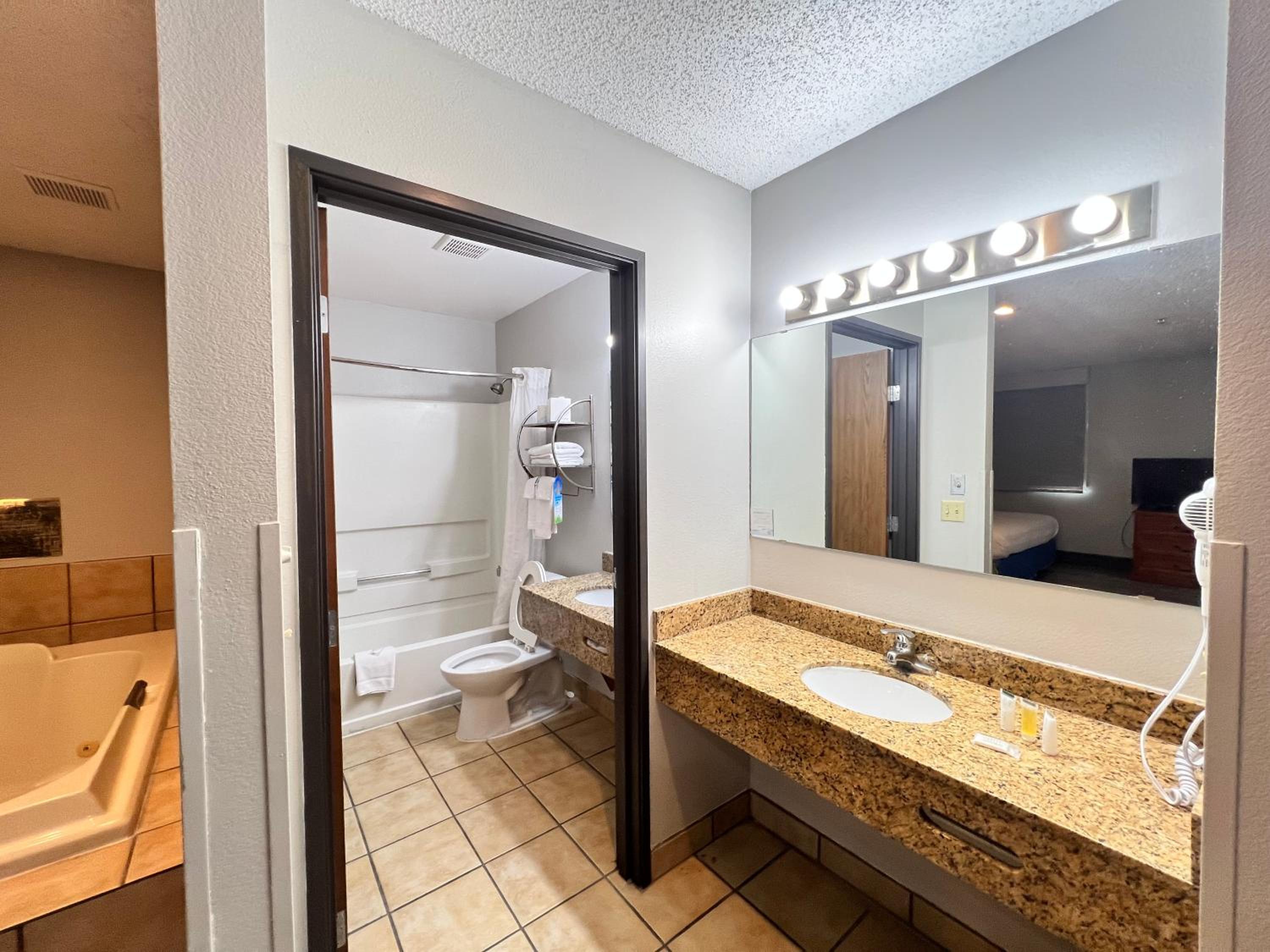 Antelope Inn  Suites - Property Image 22