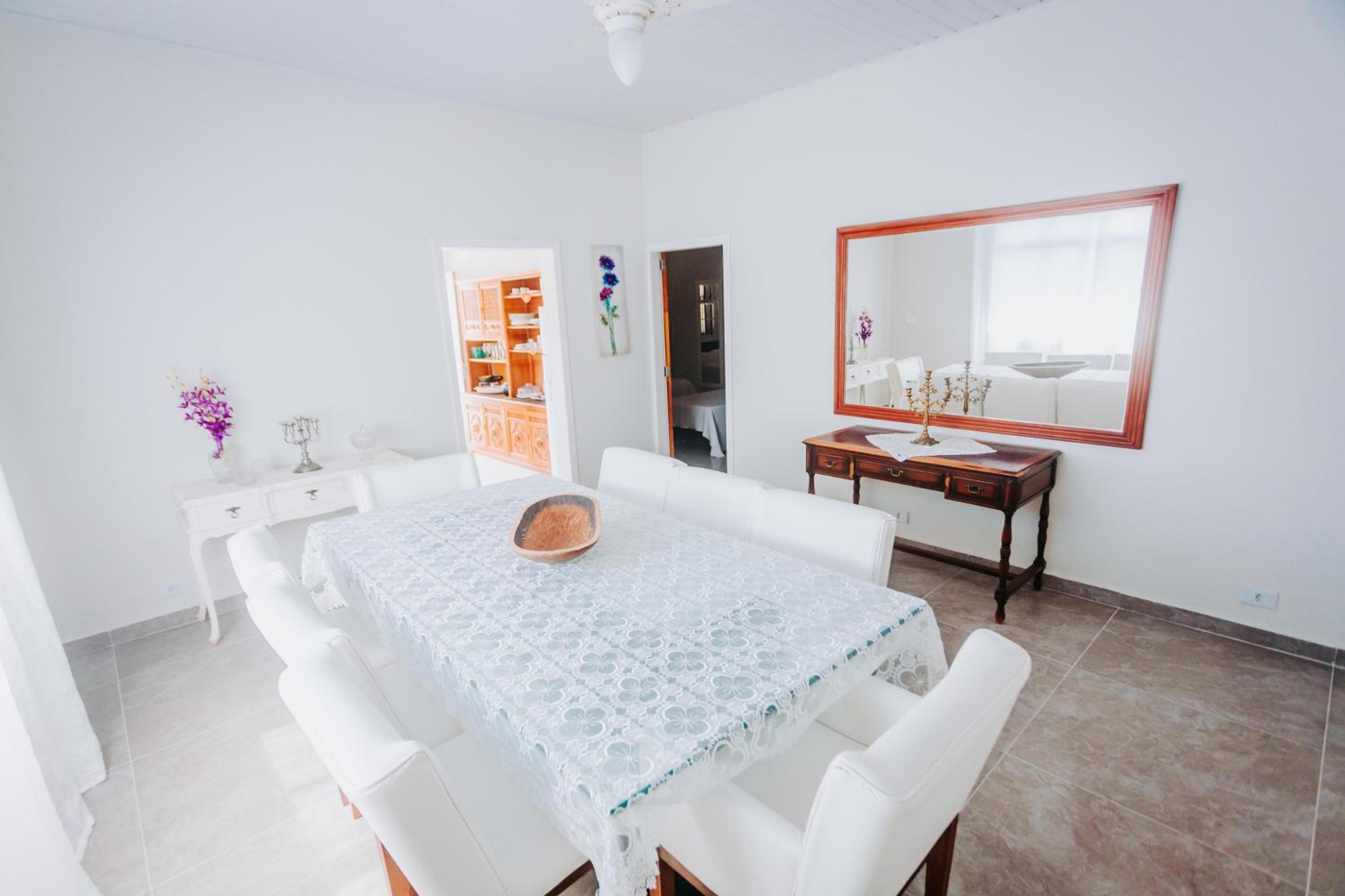 Casa c/ Piscina e Área Gourmet Perto da Praia
