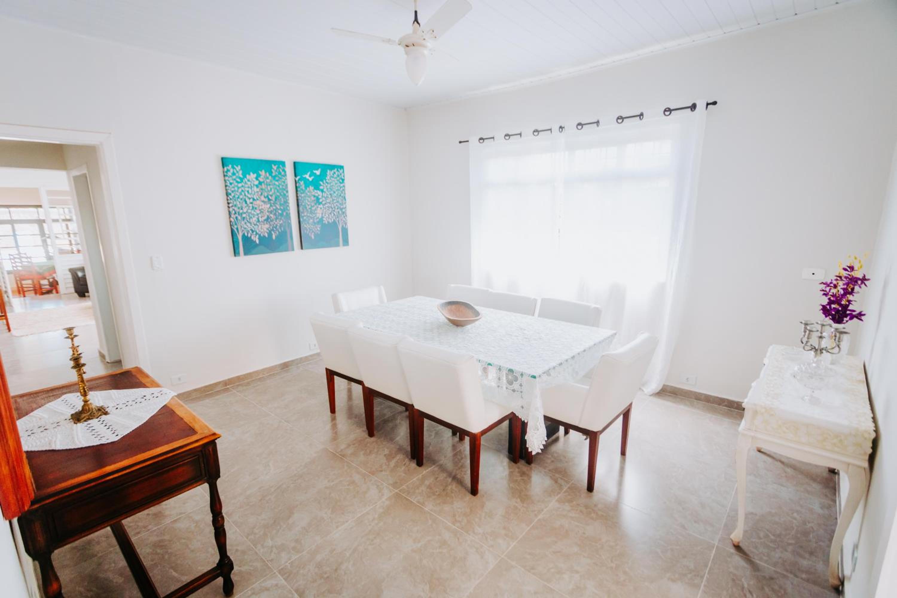 Casa c/ Piscina e Área Gourmet Perto da Praia