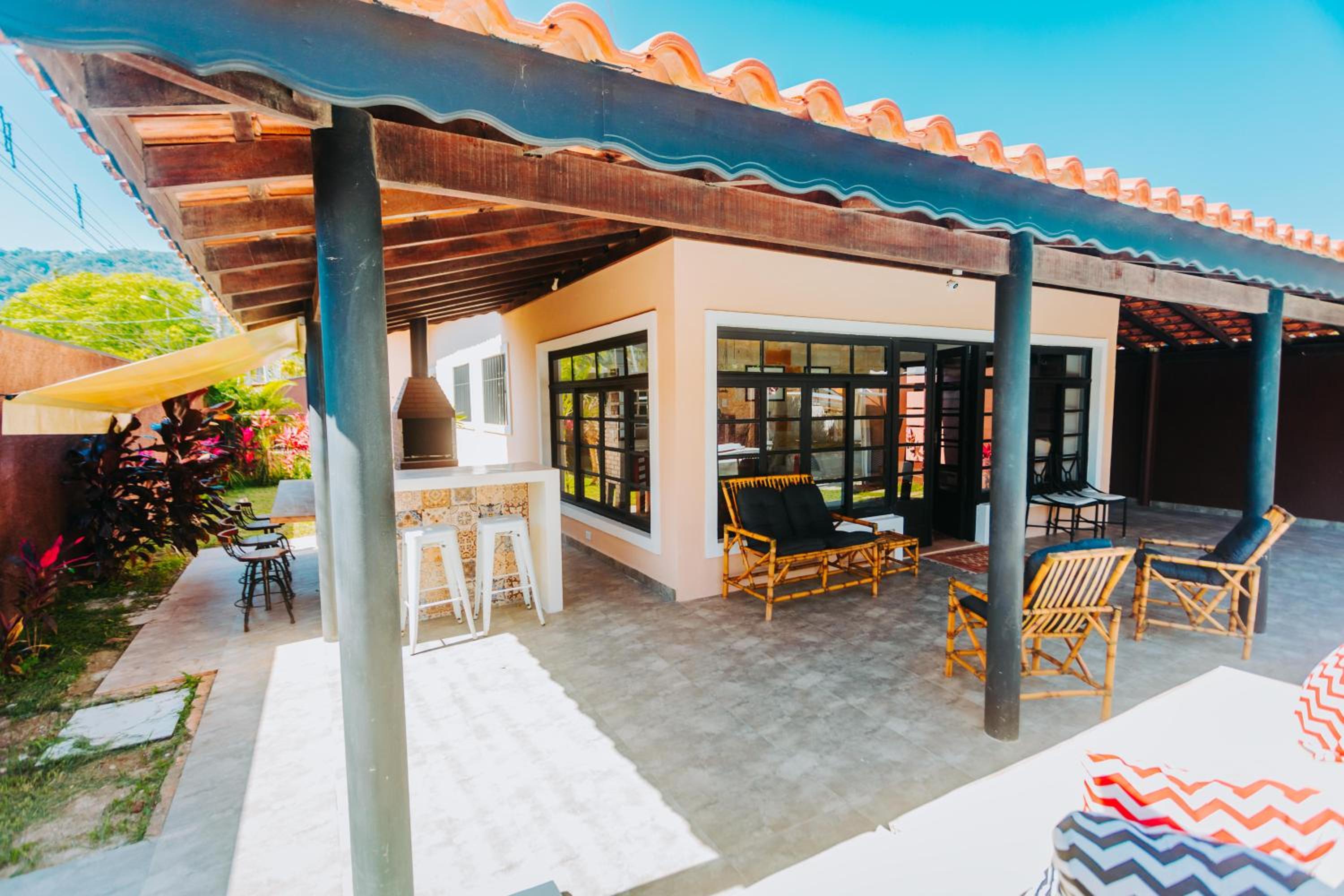 Casa c/ Piscina e Área Gourmet Perto da Praia