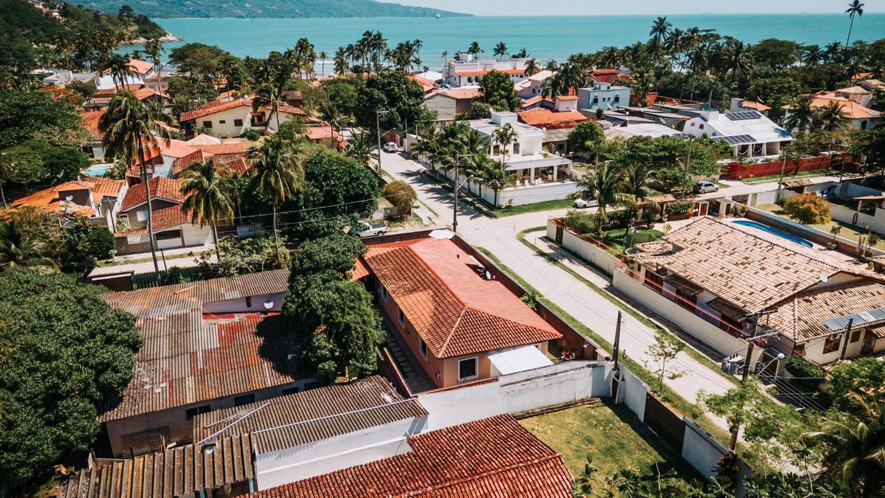 Casa c/ Piscina e Área Gourmet Perto da Praia