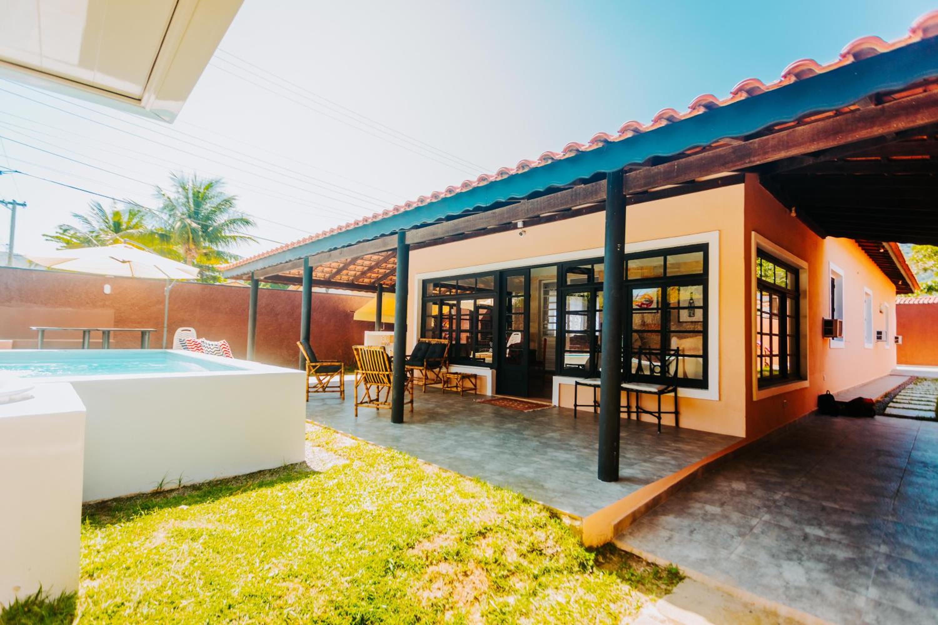 Casa c/ Piscina e Área Gourmet Perto da Praia