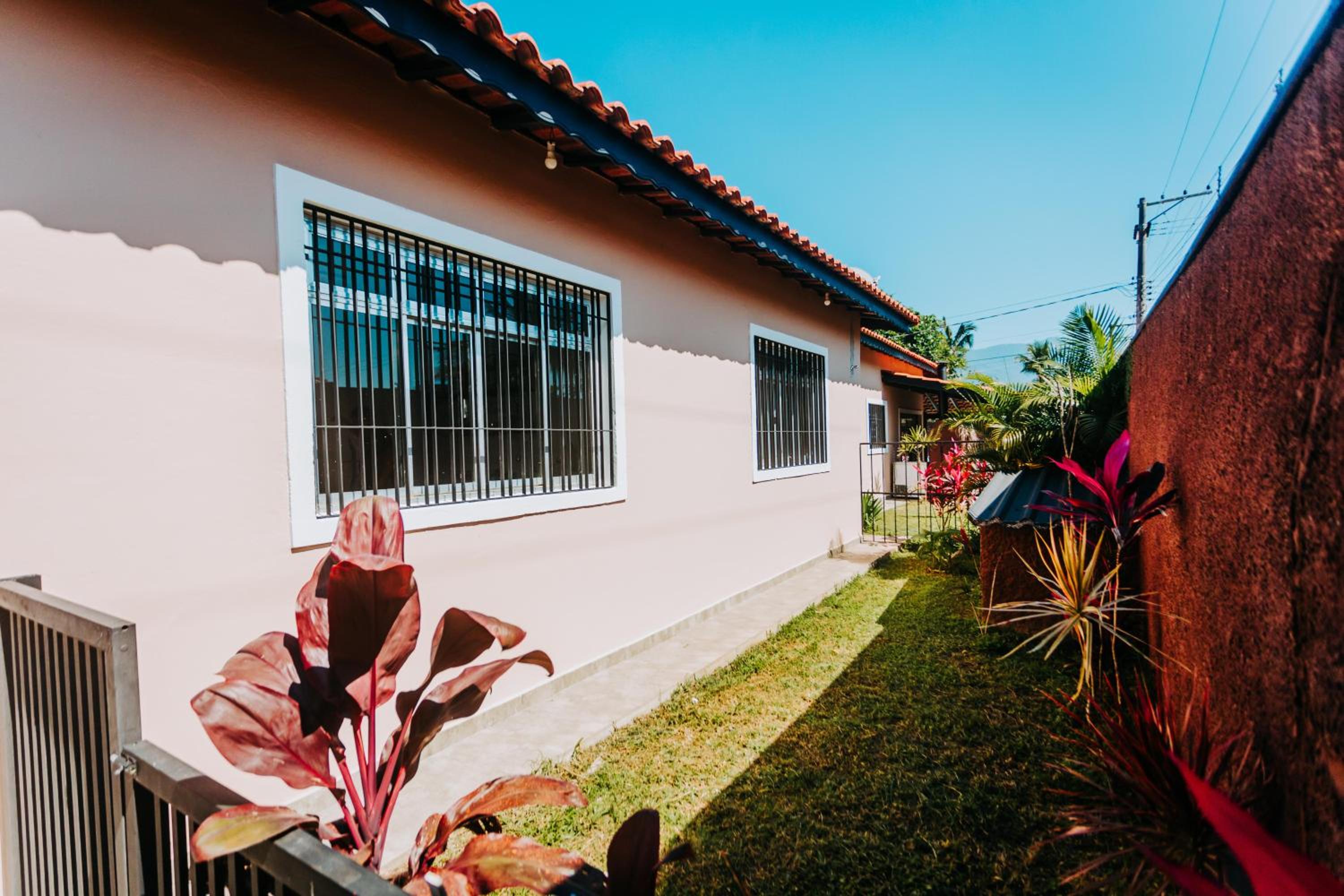 Casa c/ Piscina e Área Gourmet Perto da Praia