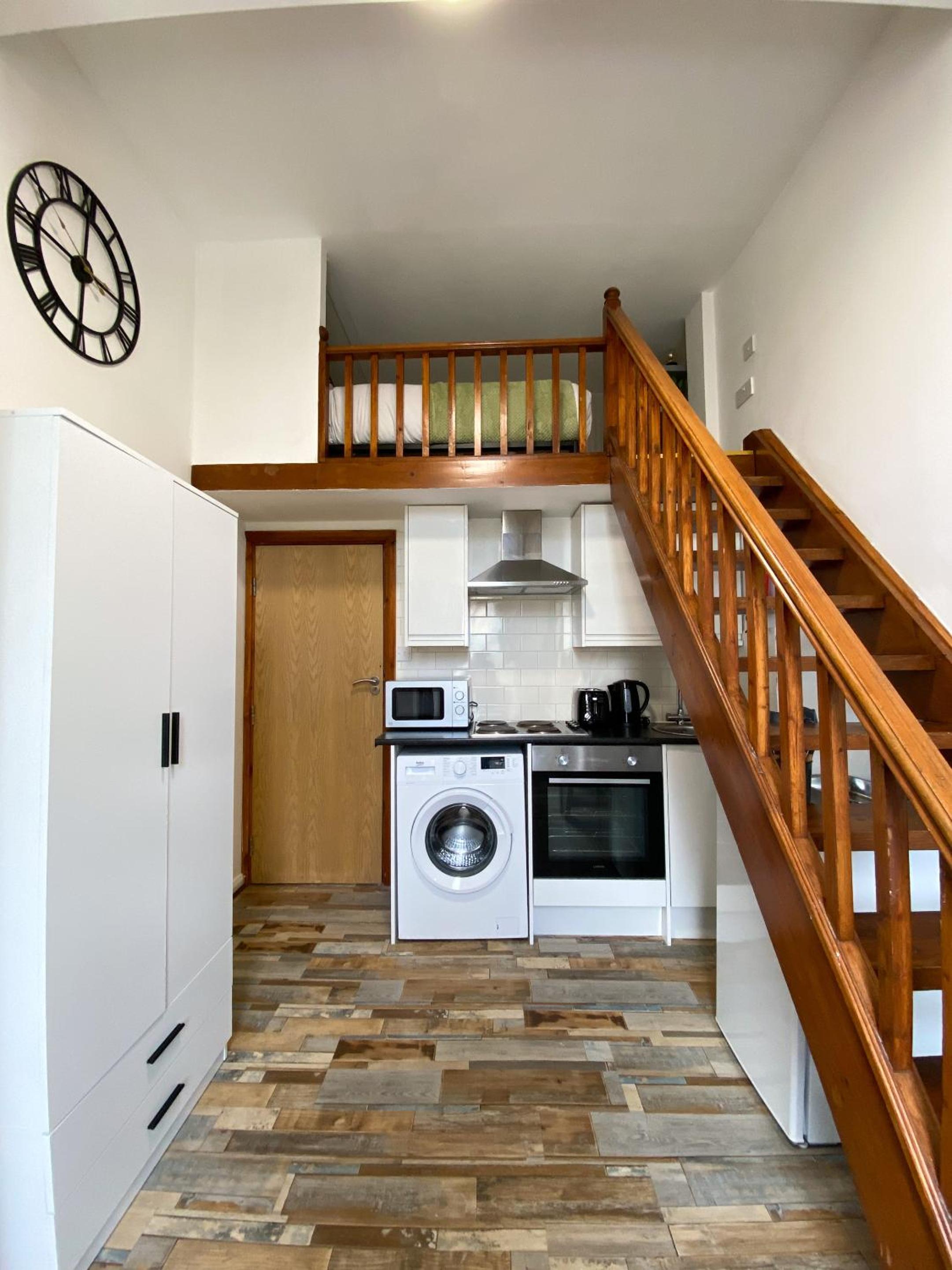 Modern studios Malvern Road
