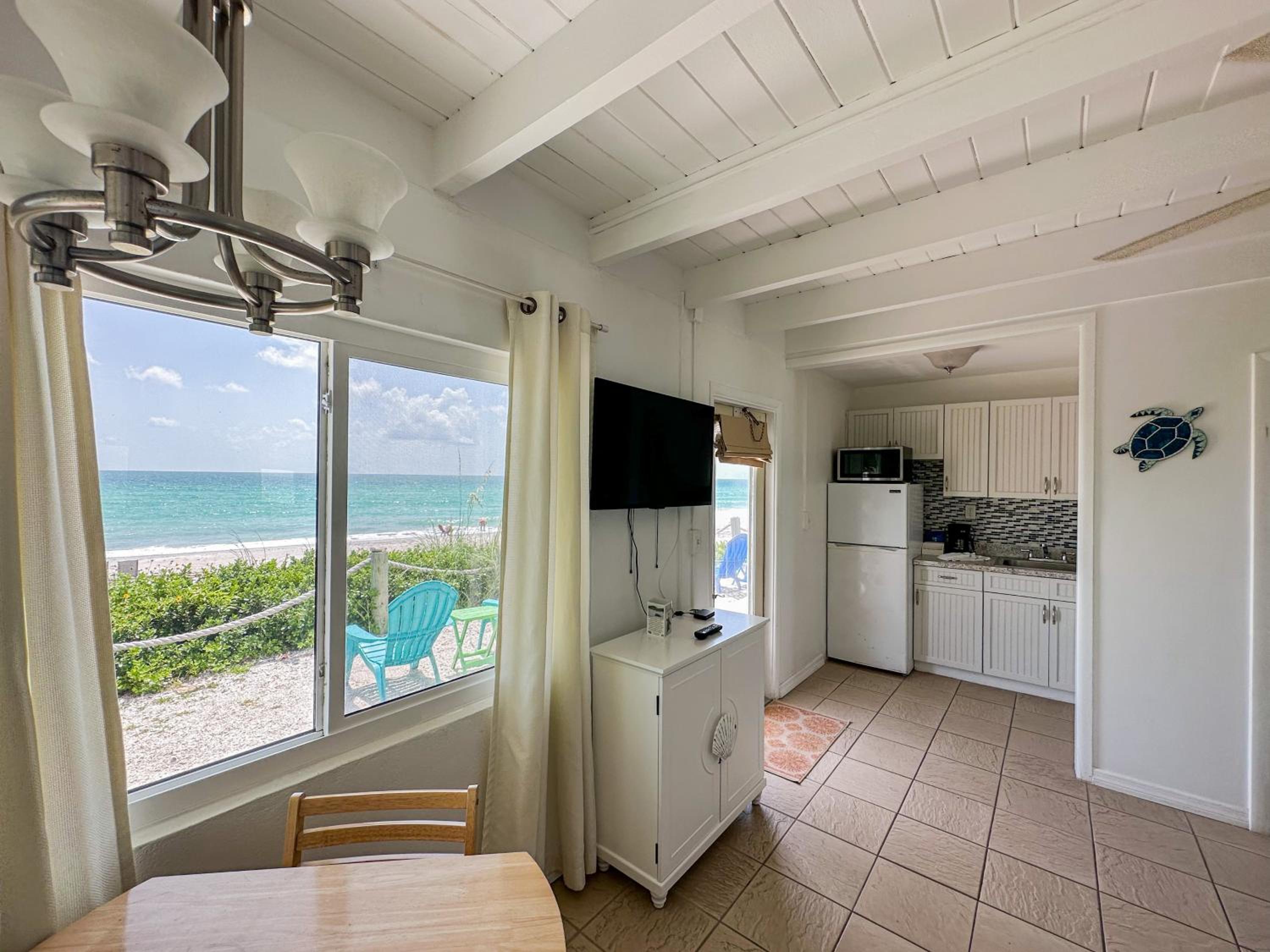The Pearl Beach Inn