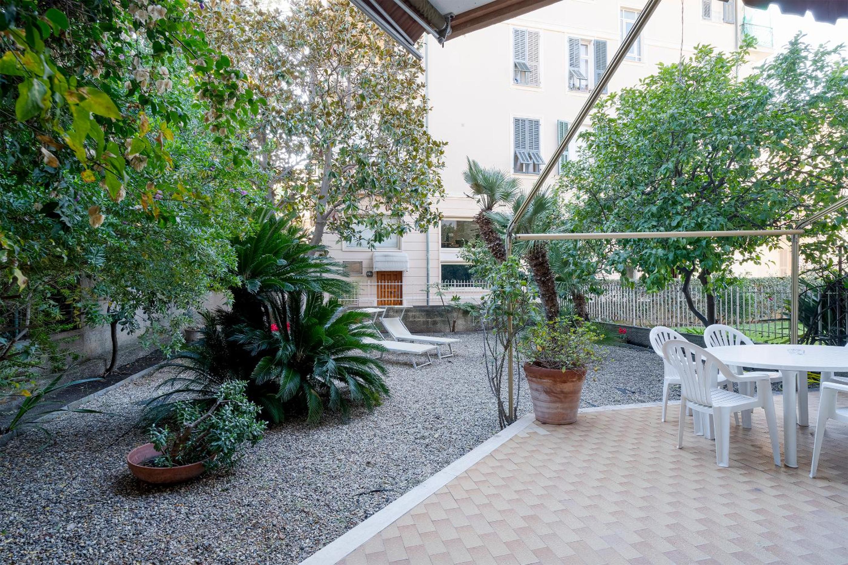 Il Giardino di Manù - Private Garden and Parking view 3