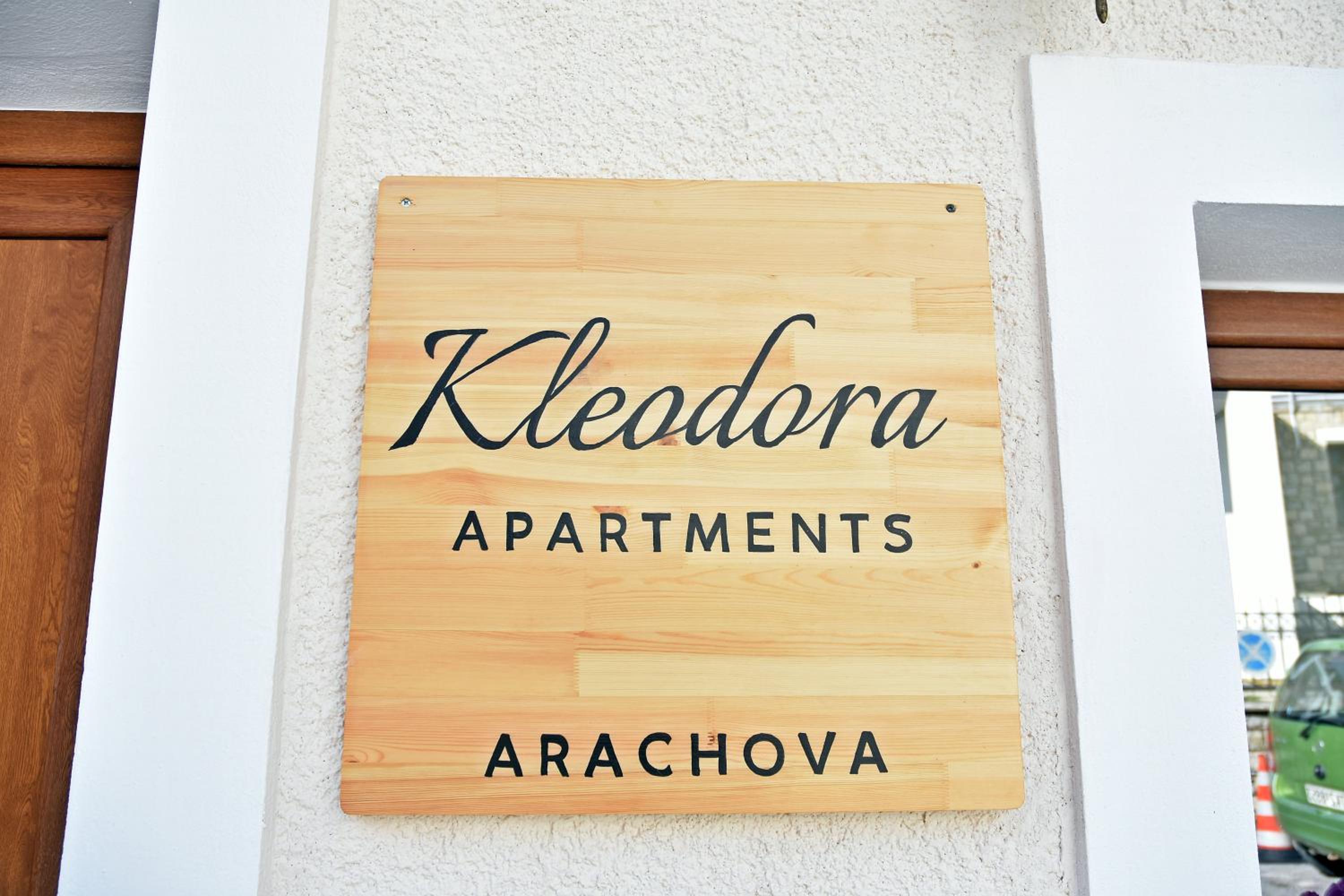 Kleodora Apartments