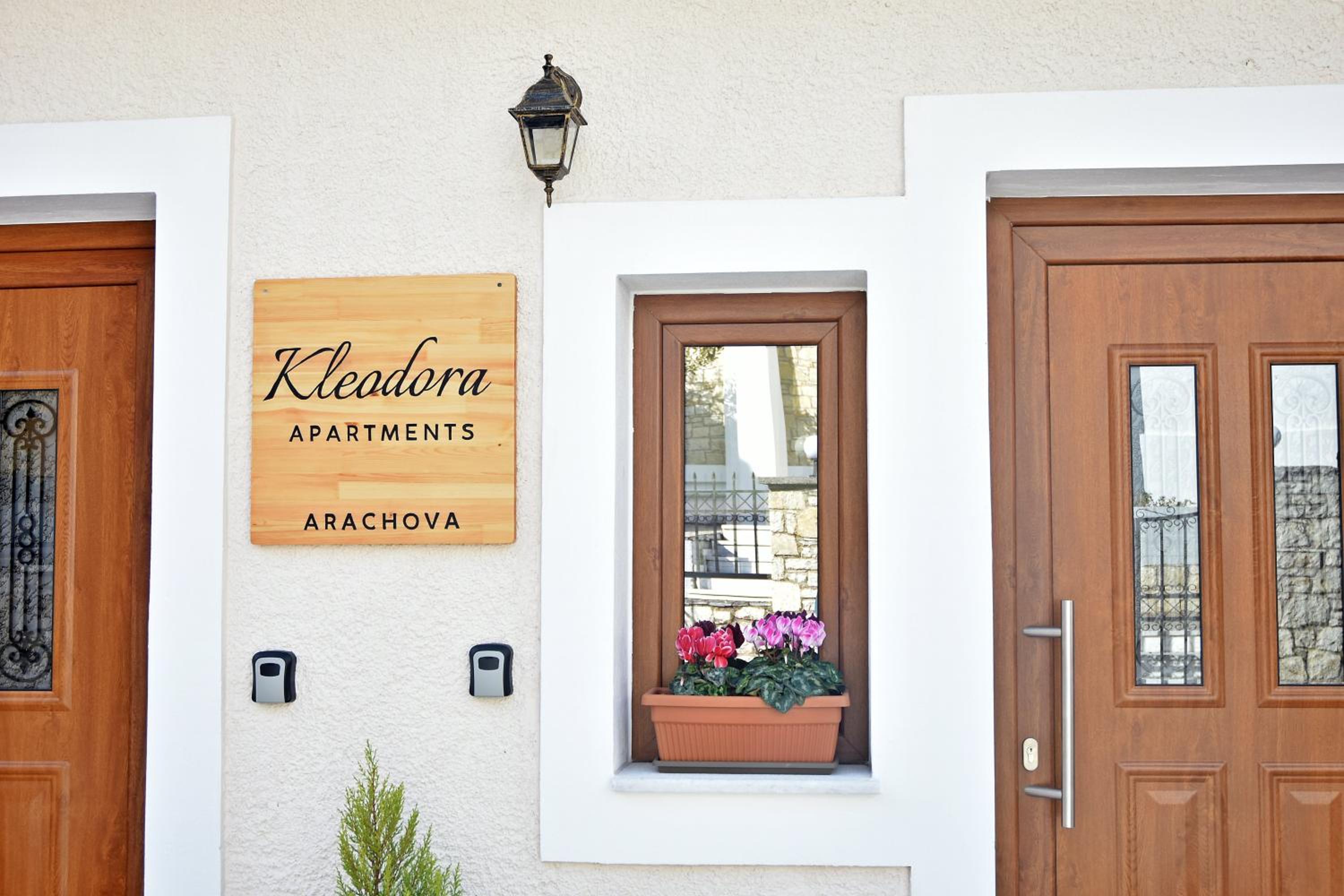 Kleodora Apartments