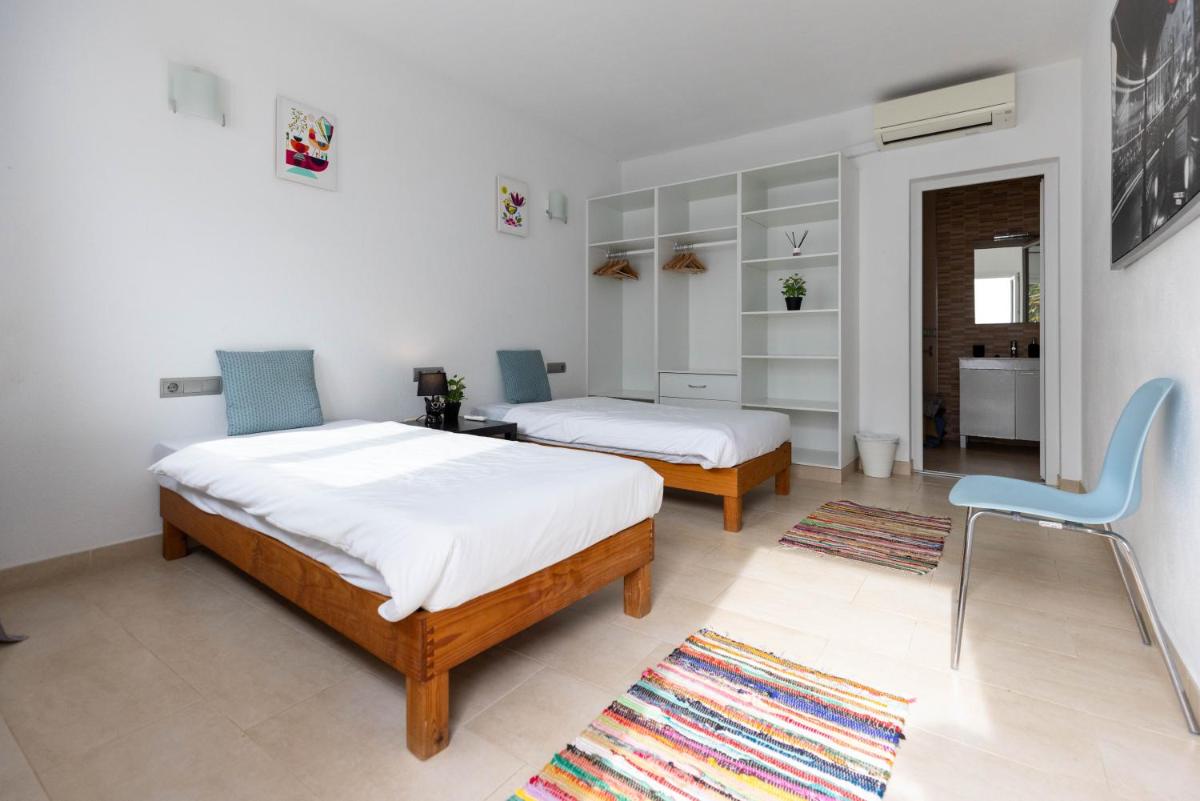 Villa Mollie Ibiza view 3