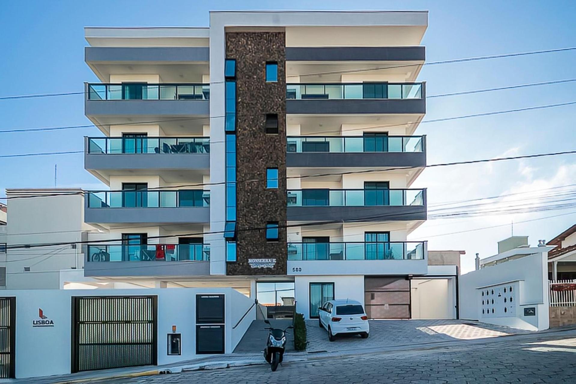 Monserrate 103 - Apartamento na praia de Bombas - Finamente mobiliado e decorado