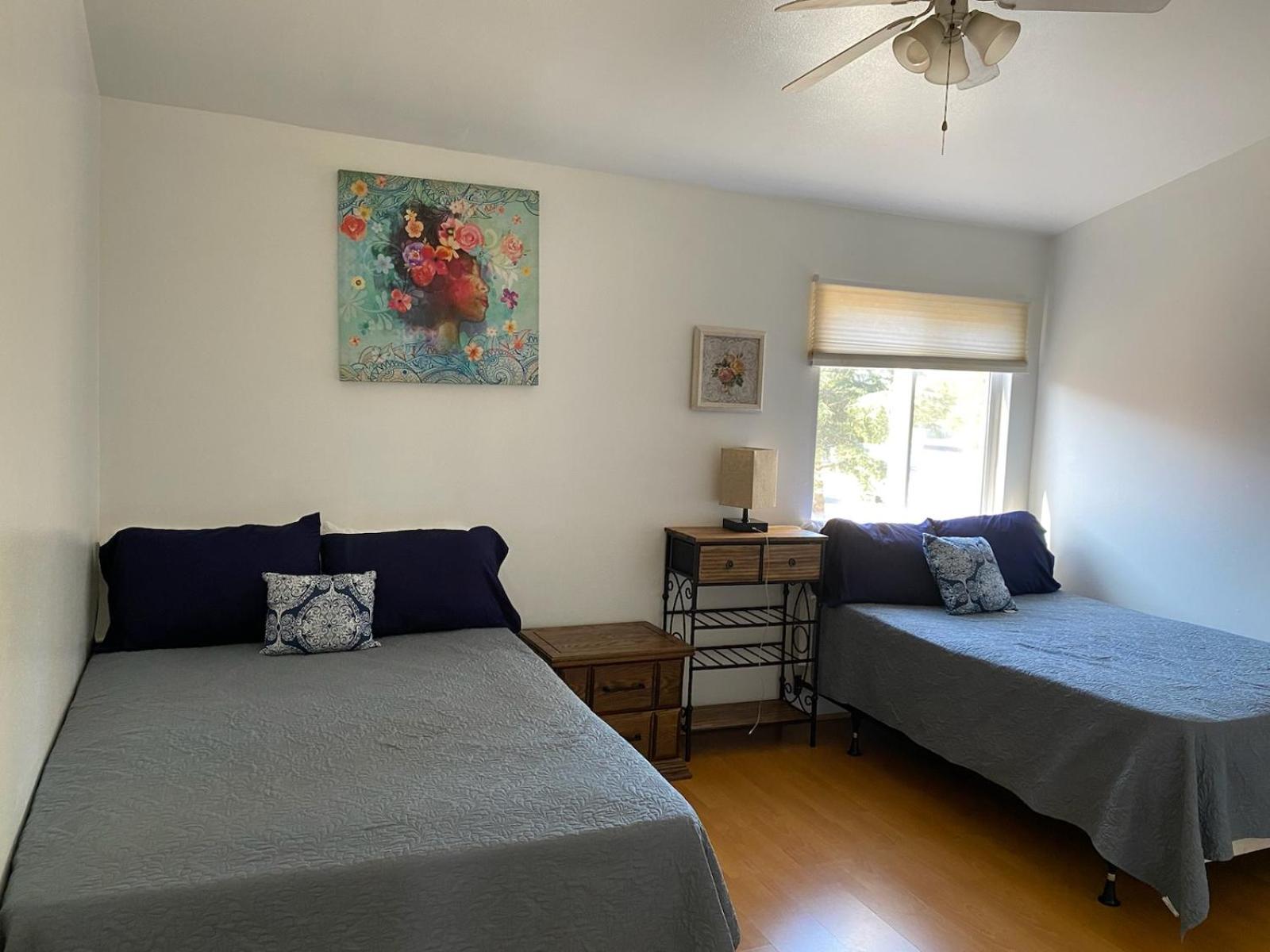 Lake Balboa 3 bedroom Cozy stay !
