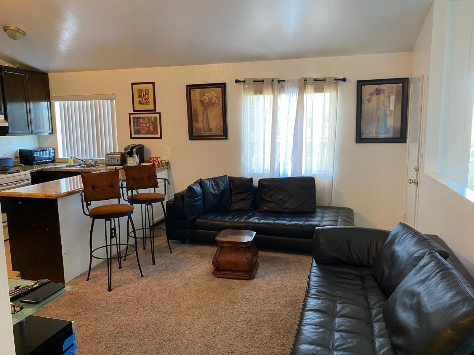 Lake Balboa 3 bedroom Cozy stay !