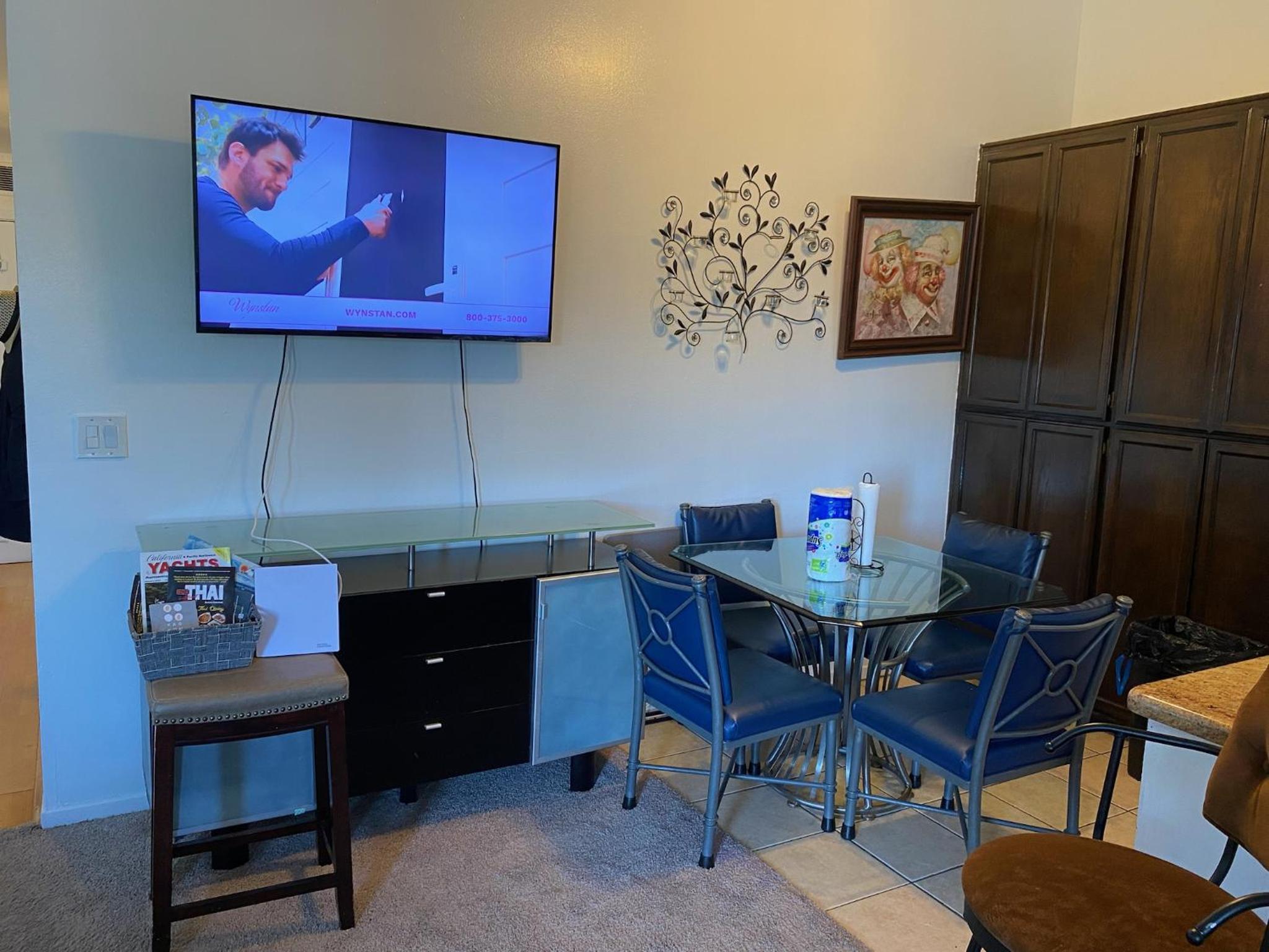 Lake Balboa 3 bedroom Cozy stay !