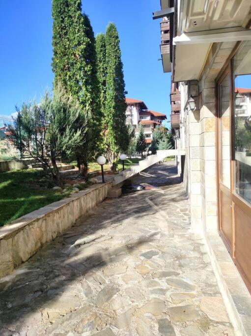 Flat Cedar Lodge 2min walk to gondola