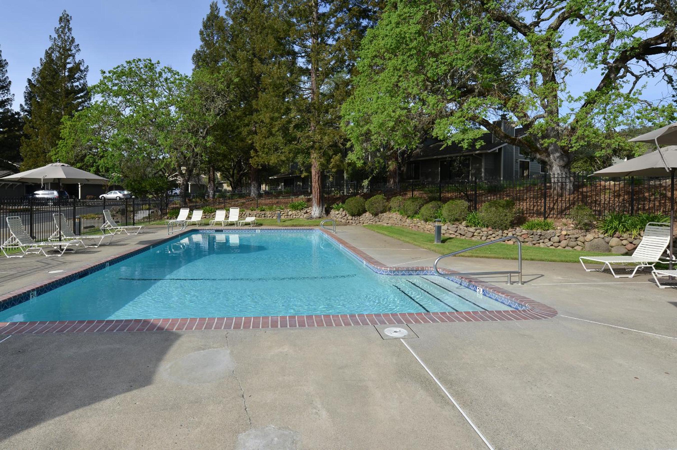 Spacious 2BR condo with pool, fireplace,at Silverado Country Club view 4