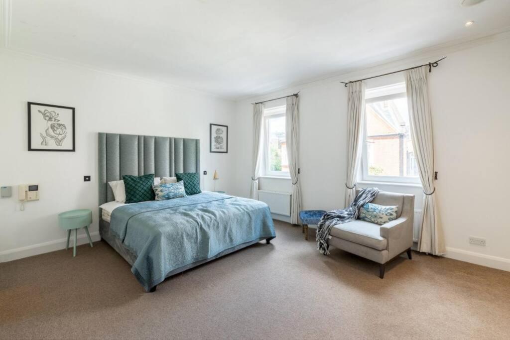 Luxurious Premium Homes in Camden Town — hotel room