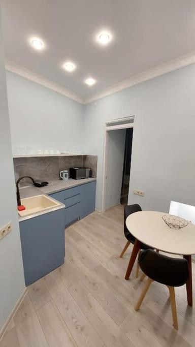Super apartment On Saiatnova #2