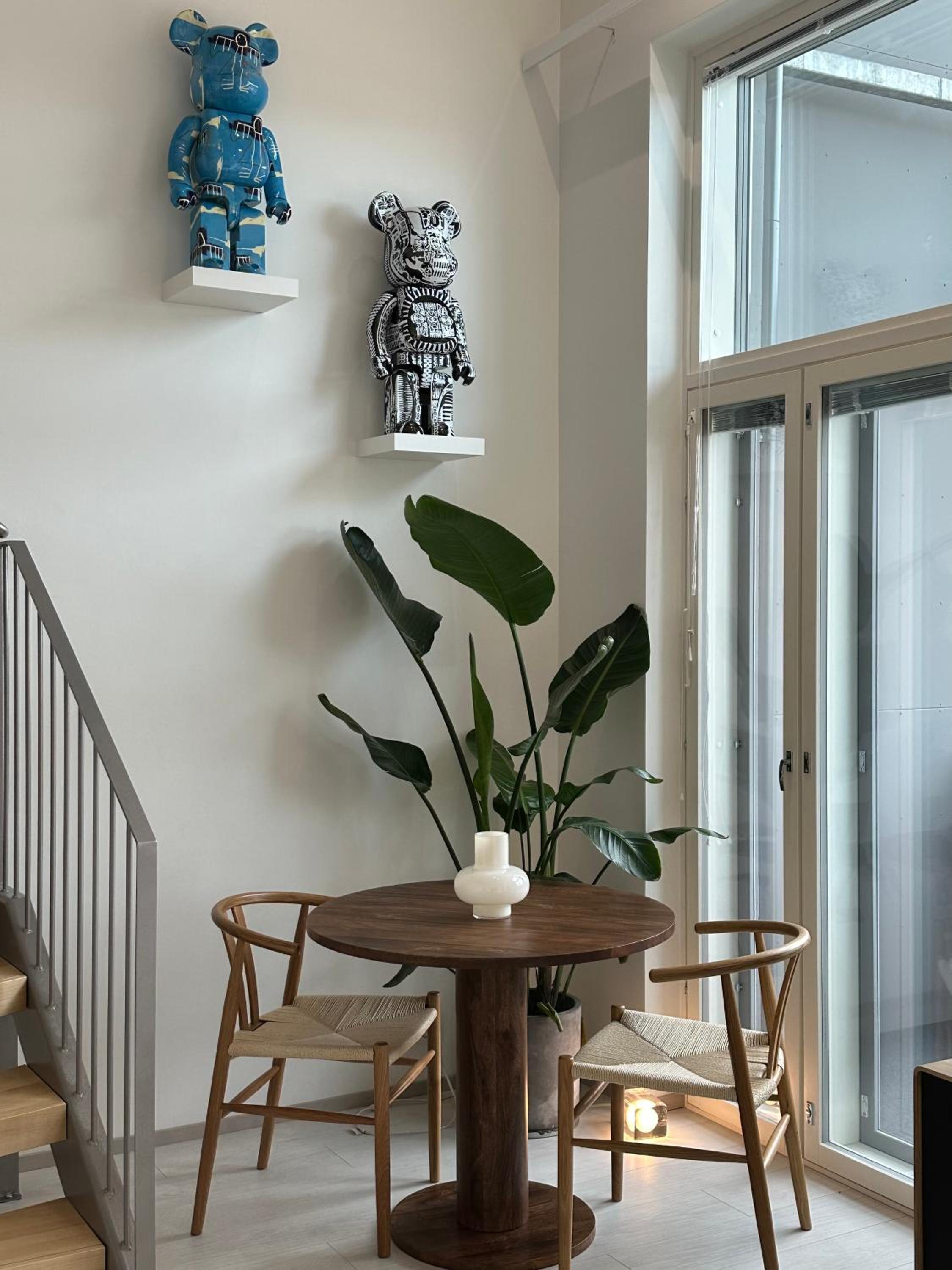 Spacious Design Loft near Metro