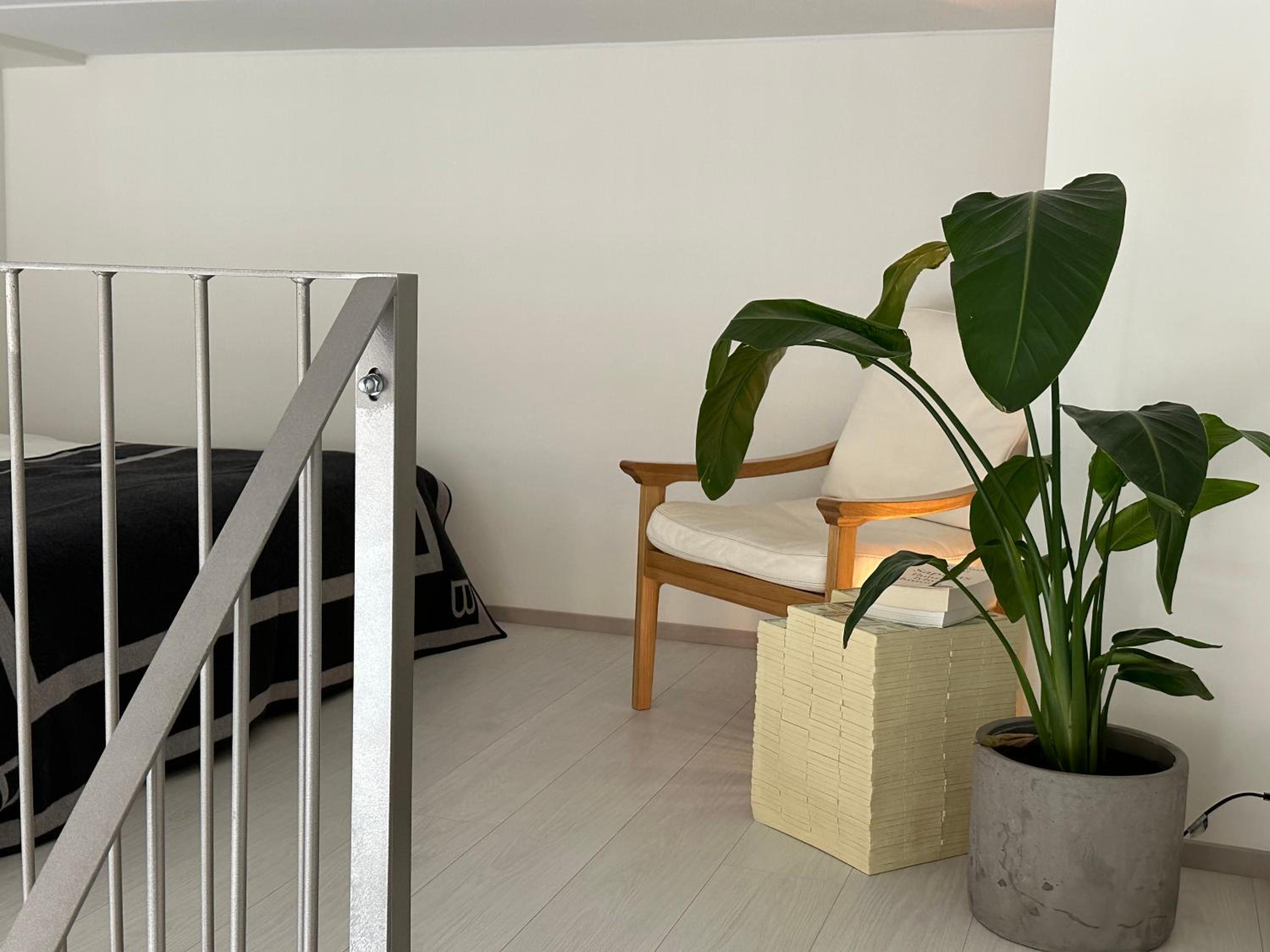 Spacious Design Loft near Metro
