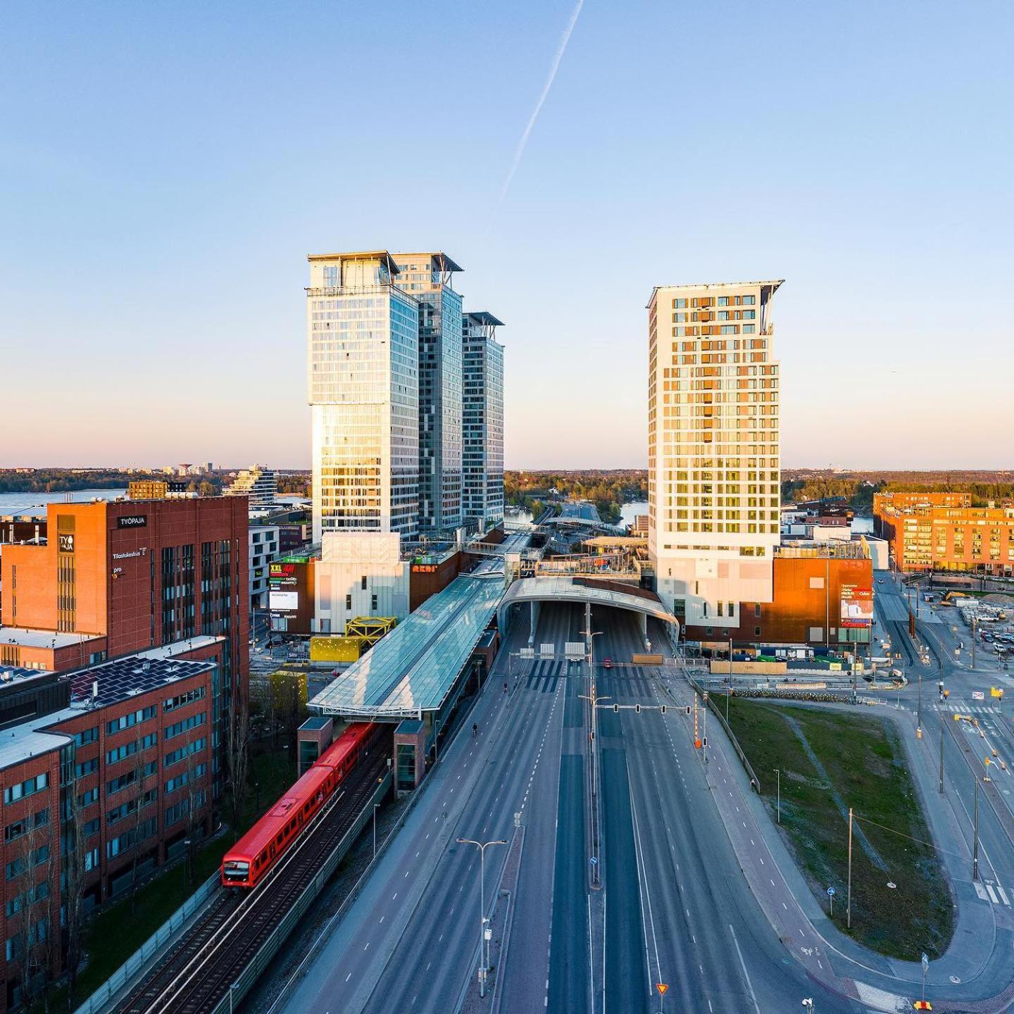 Spacious Design Loft near Metro