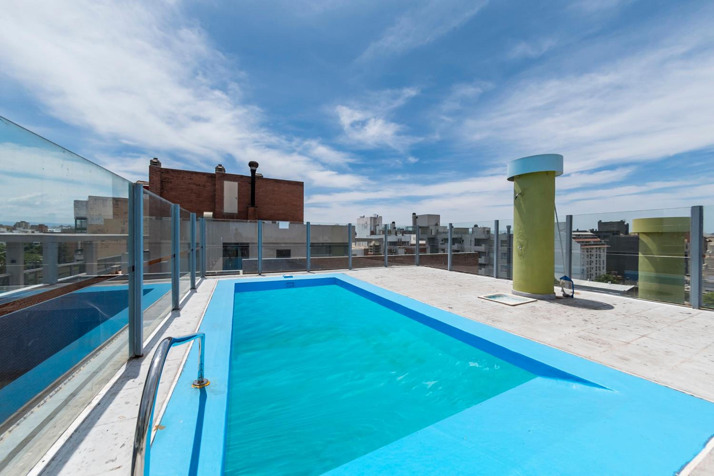 Felix Frías 108 B General Paz Edificio con Pileta