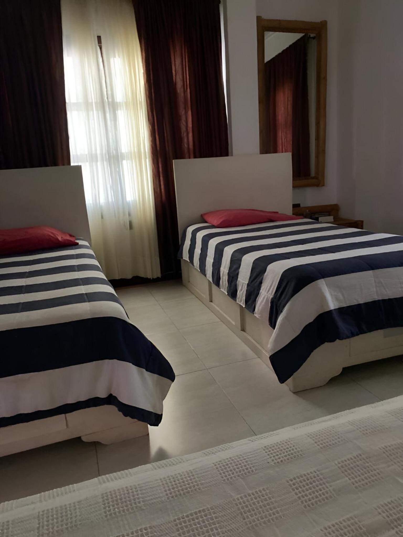 El Hotel De La Tía