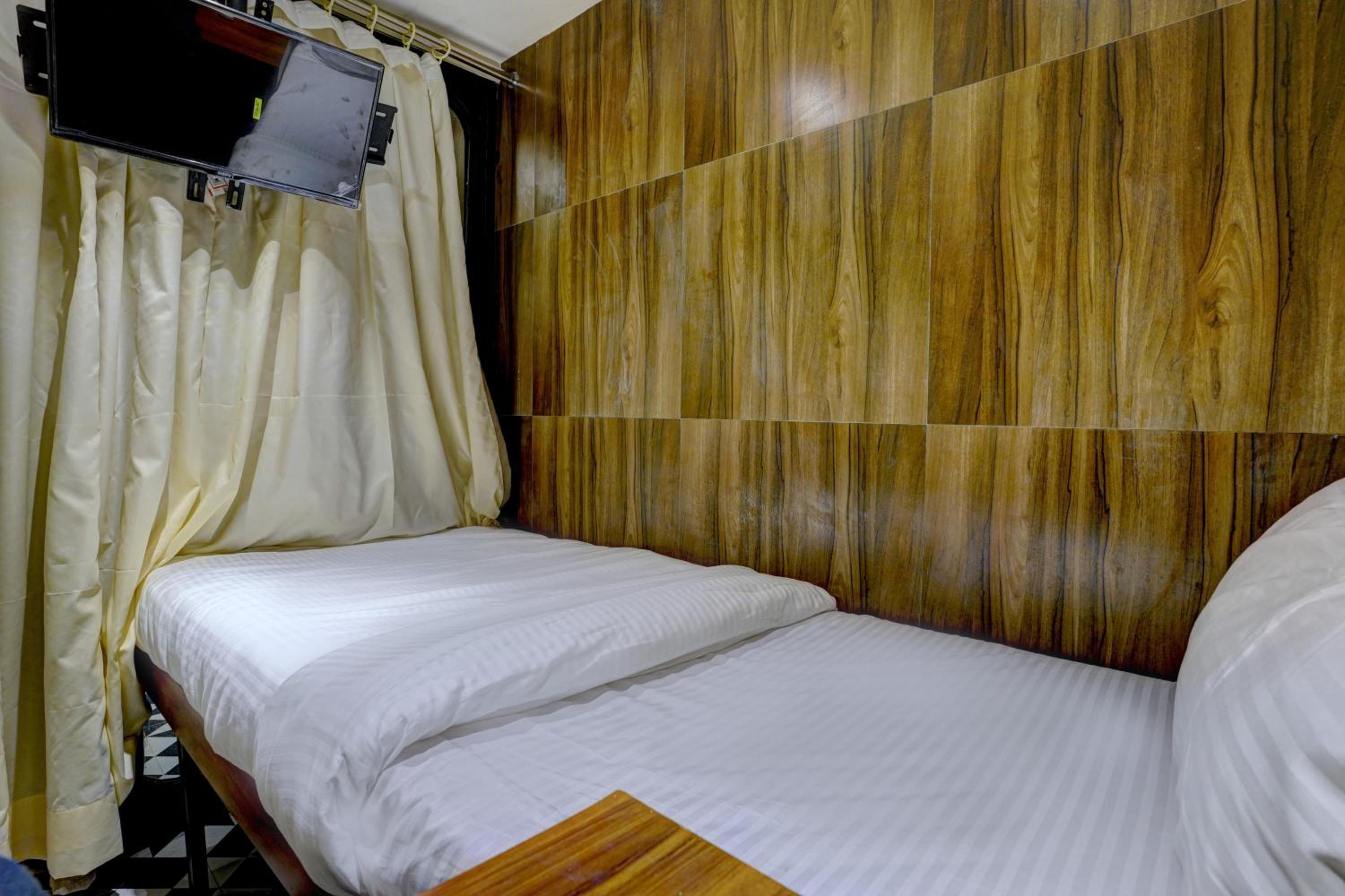 Tokyo Stay,Hostel,Mumbai view 3
