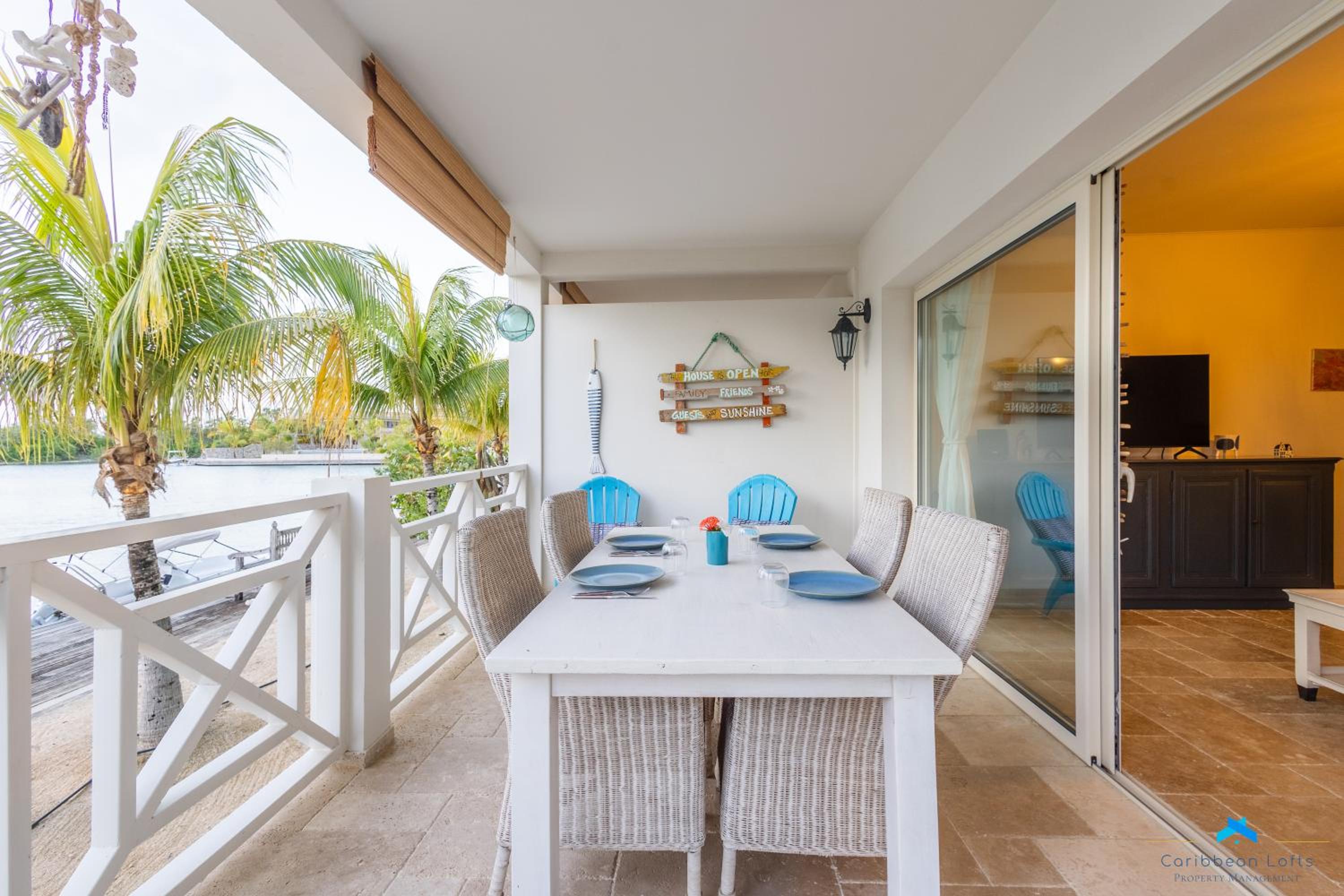 Beautiful condo // water view