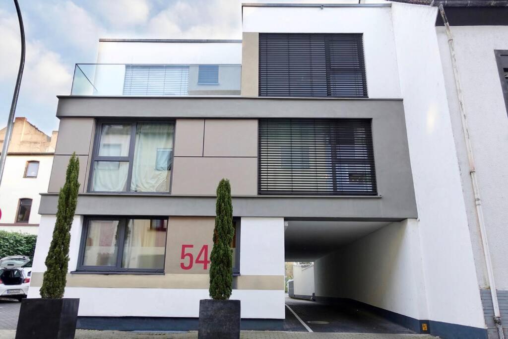 Stylisches Studio Apartment mit Balkon und privatem Stellplatz für bis zu 4 Personen nur wenige Minuten von der Innenstadt & Mosel entfernt