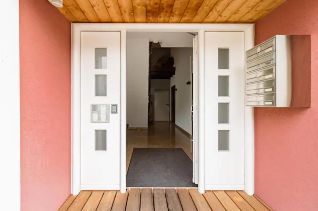 Modernes Doppelzimmer mit Bad & AC in Kehl Goldscheuer - 1A Guesthouse