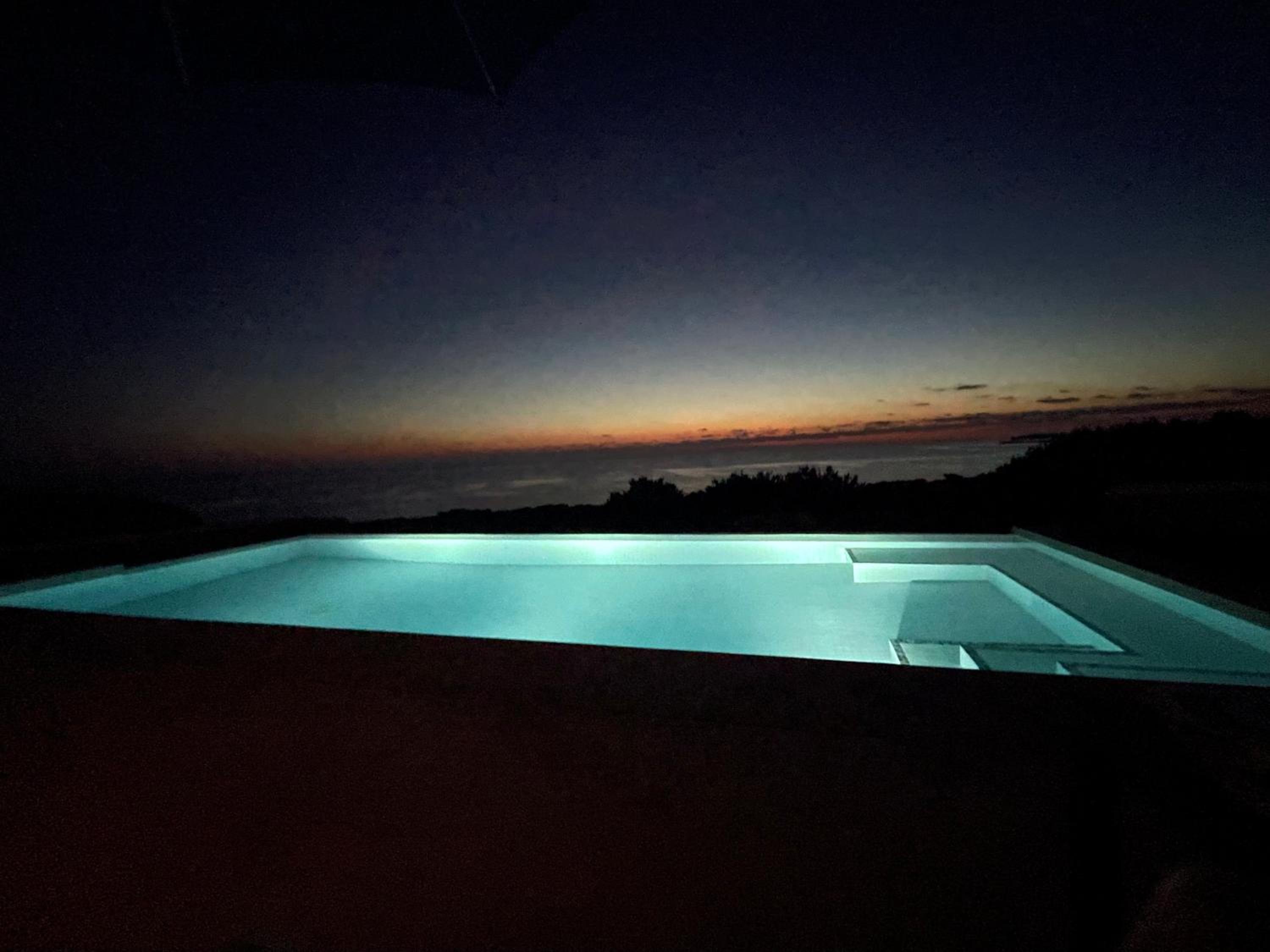 Binisamar Infinity Pool over the sea