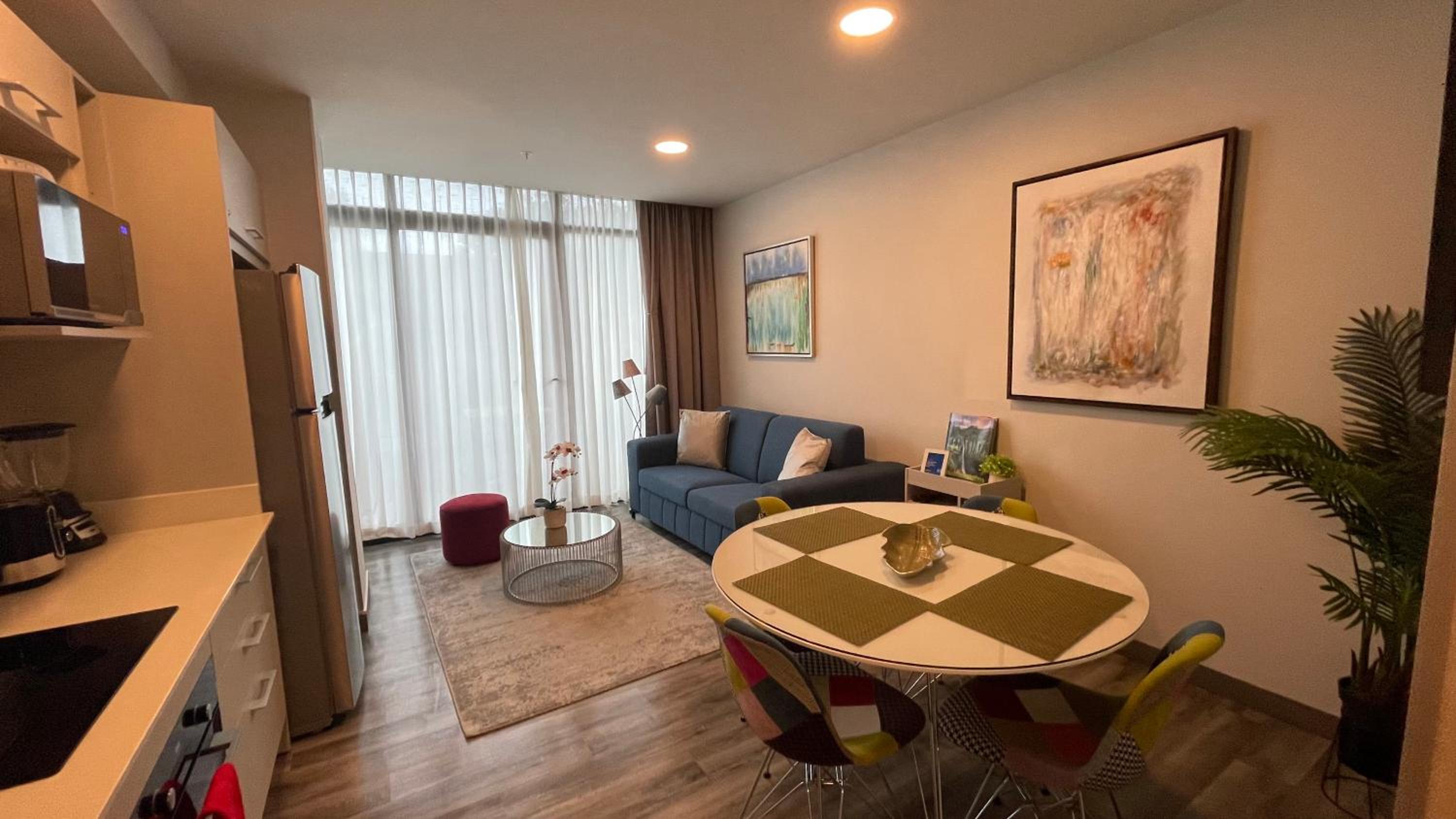 Cozy apartment with terrace, SJ Cosmopolitan Tower #402
