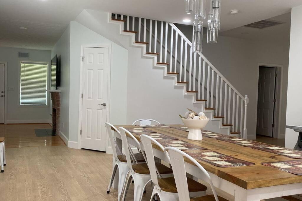 Wears Valley Farmhouse with lovely views, hot tub and fire pit view 2