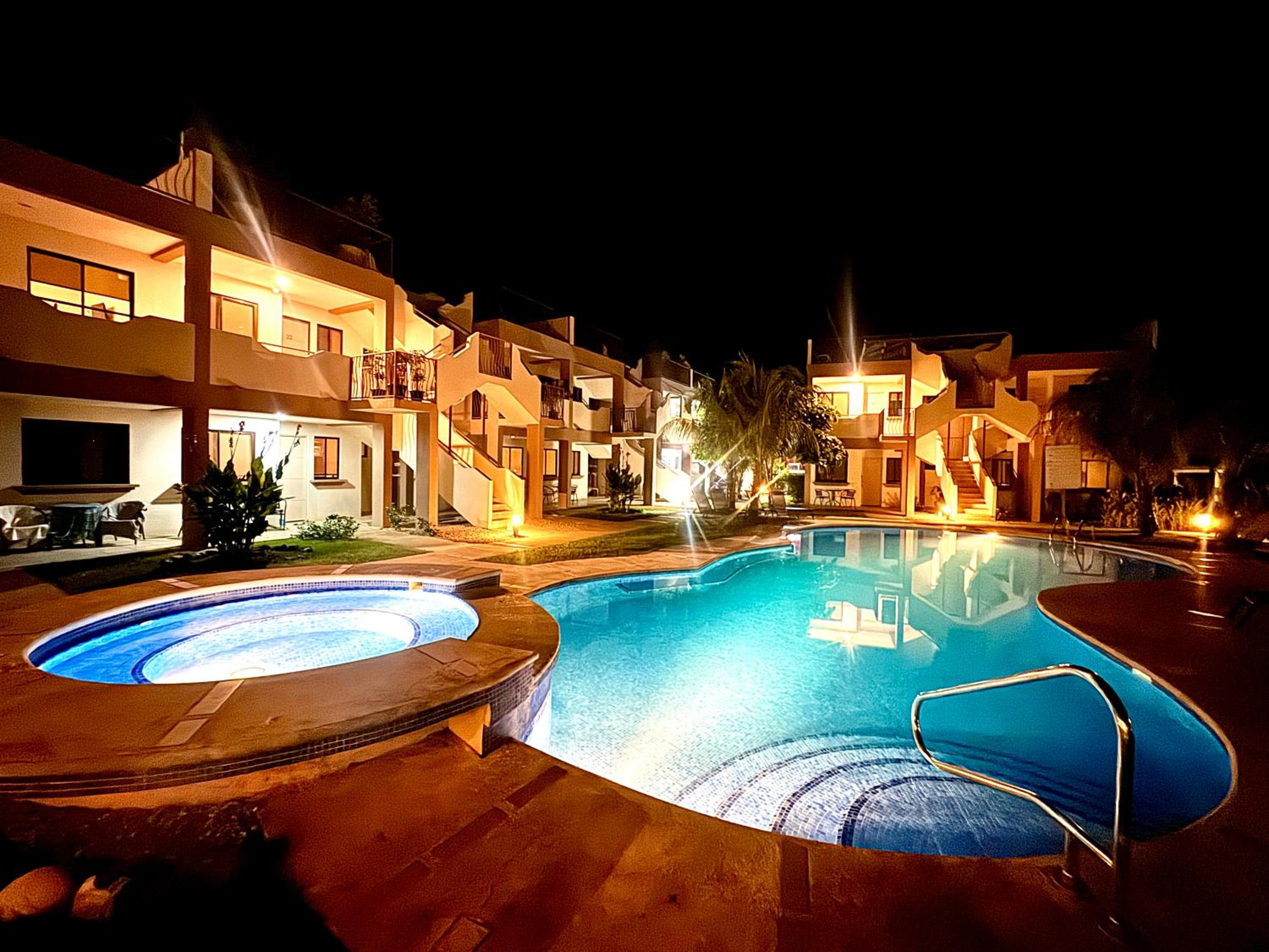 Sunny Tropical condo and rooftop terrace