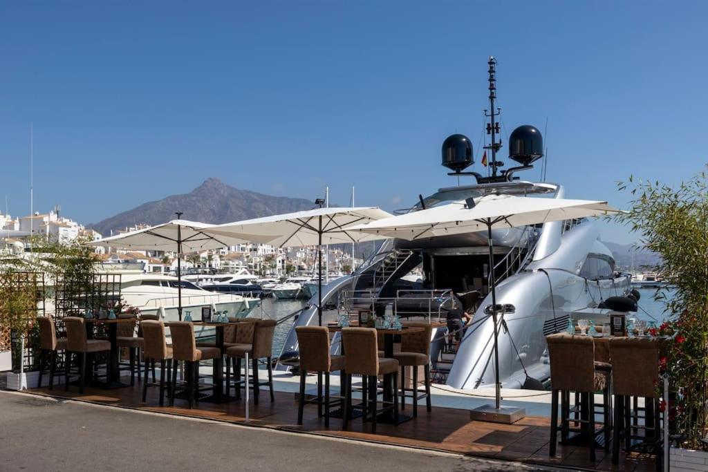2 Luxurious apartment in the heart of puerto banus